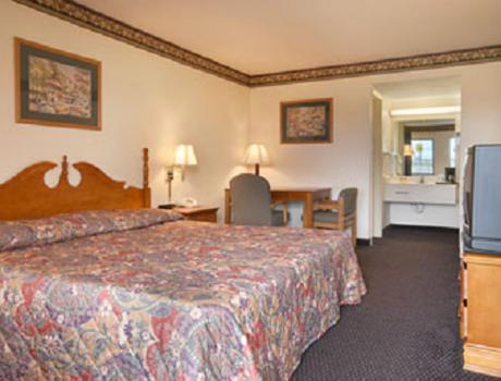Days Inn & Suites by Wyndham Kokomo photo 15