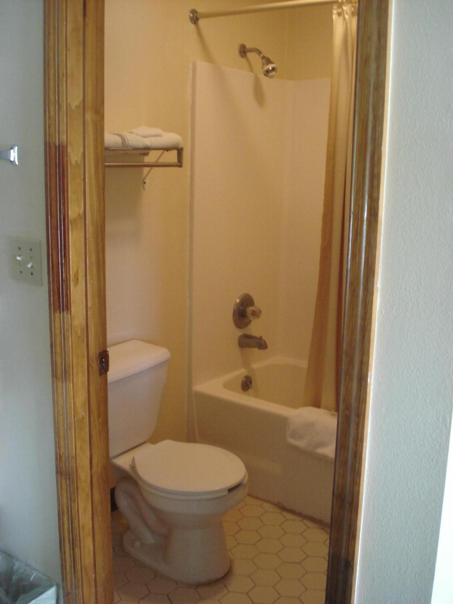 Western Motel - Camilla photo 27