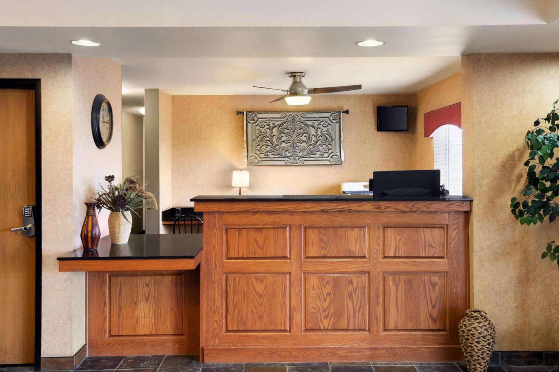 Baymont by Wyndham Fremont photo 12