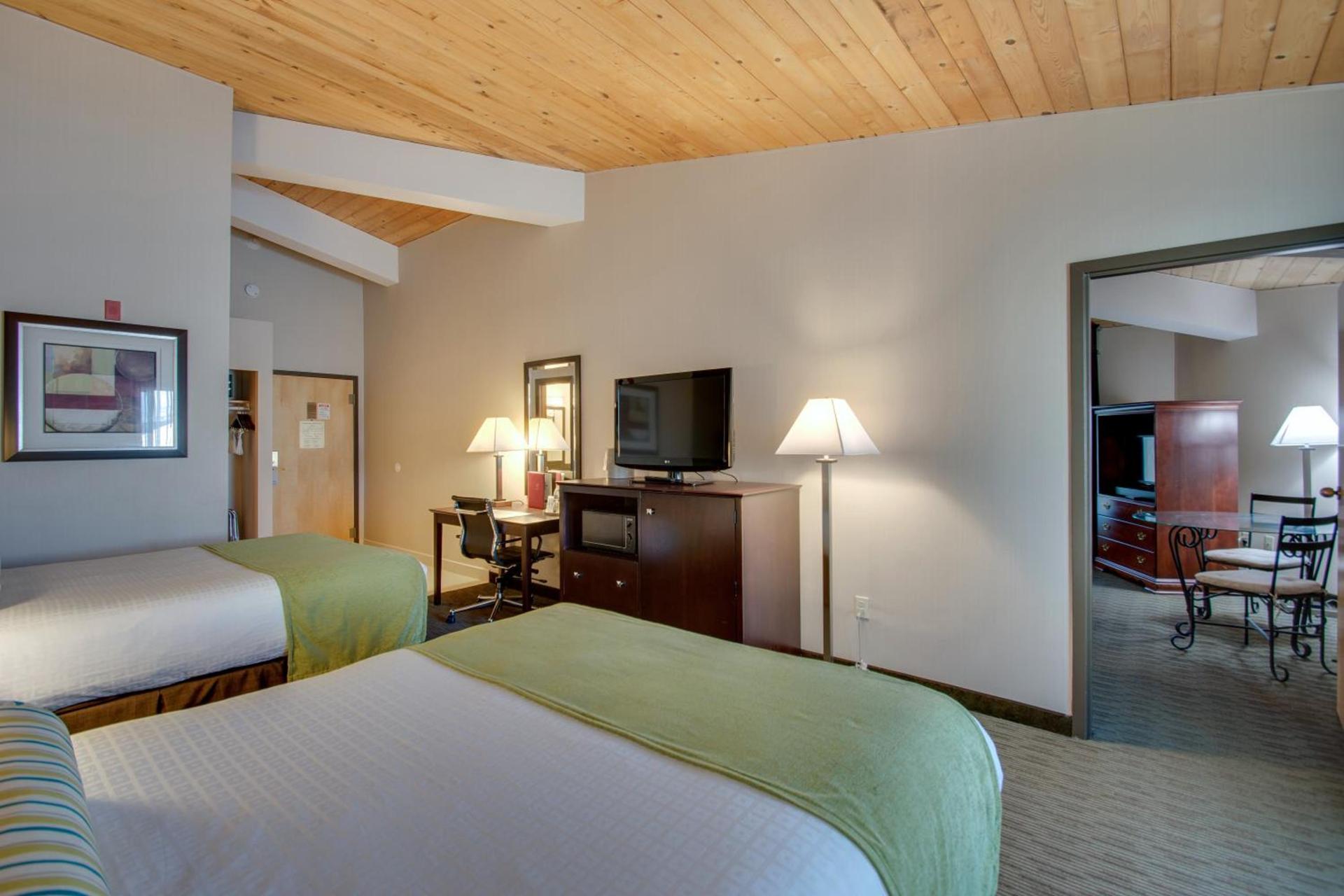 Best Western Plus, The Inn at Hampton photo 9