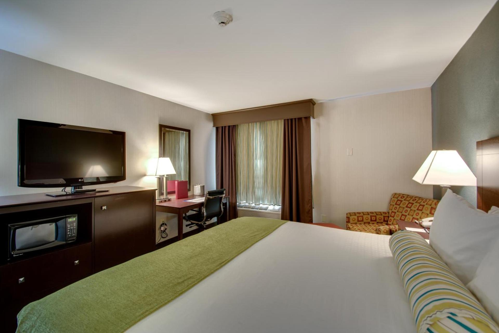 Best Western Plus, The Inn at Hampton photo 11