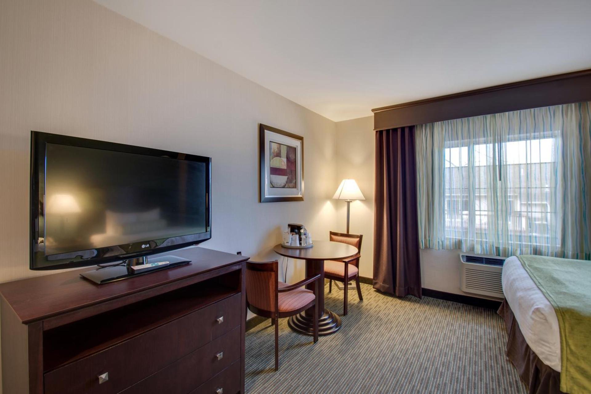Best Western Plus, The Inn at Hampton photo 7