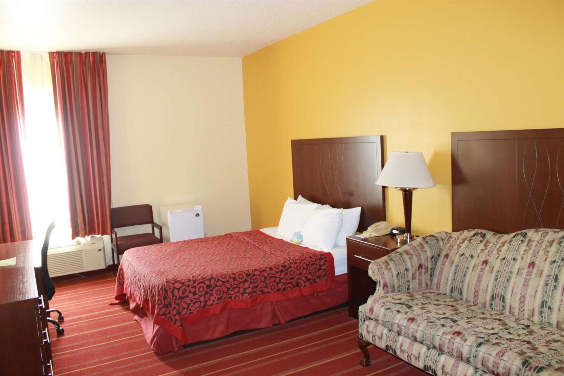 Days Inn by Wyndham Walcott Davenport photo 3