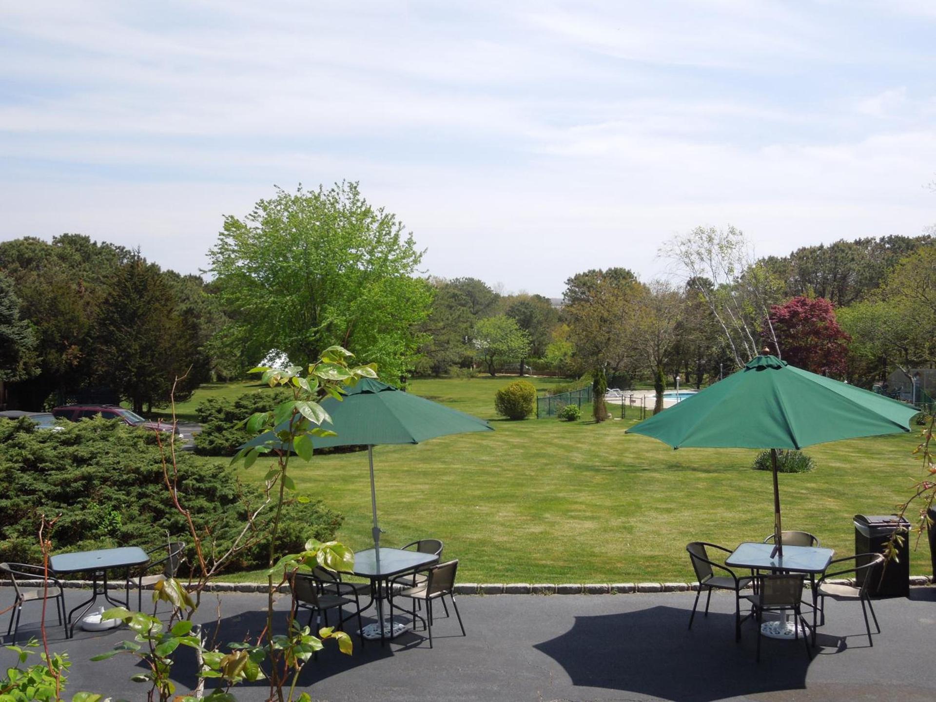 Hamlet Inn - PASSES TO COOPERS BEACH photo 9