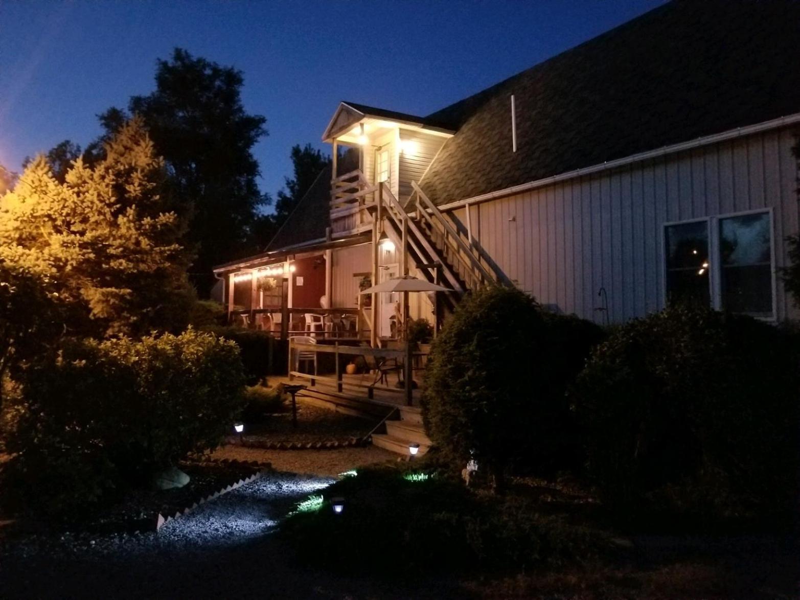 Lake Ontario Motel & Inn photo 9