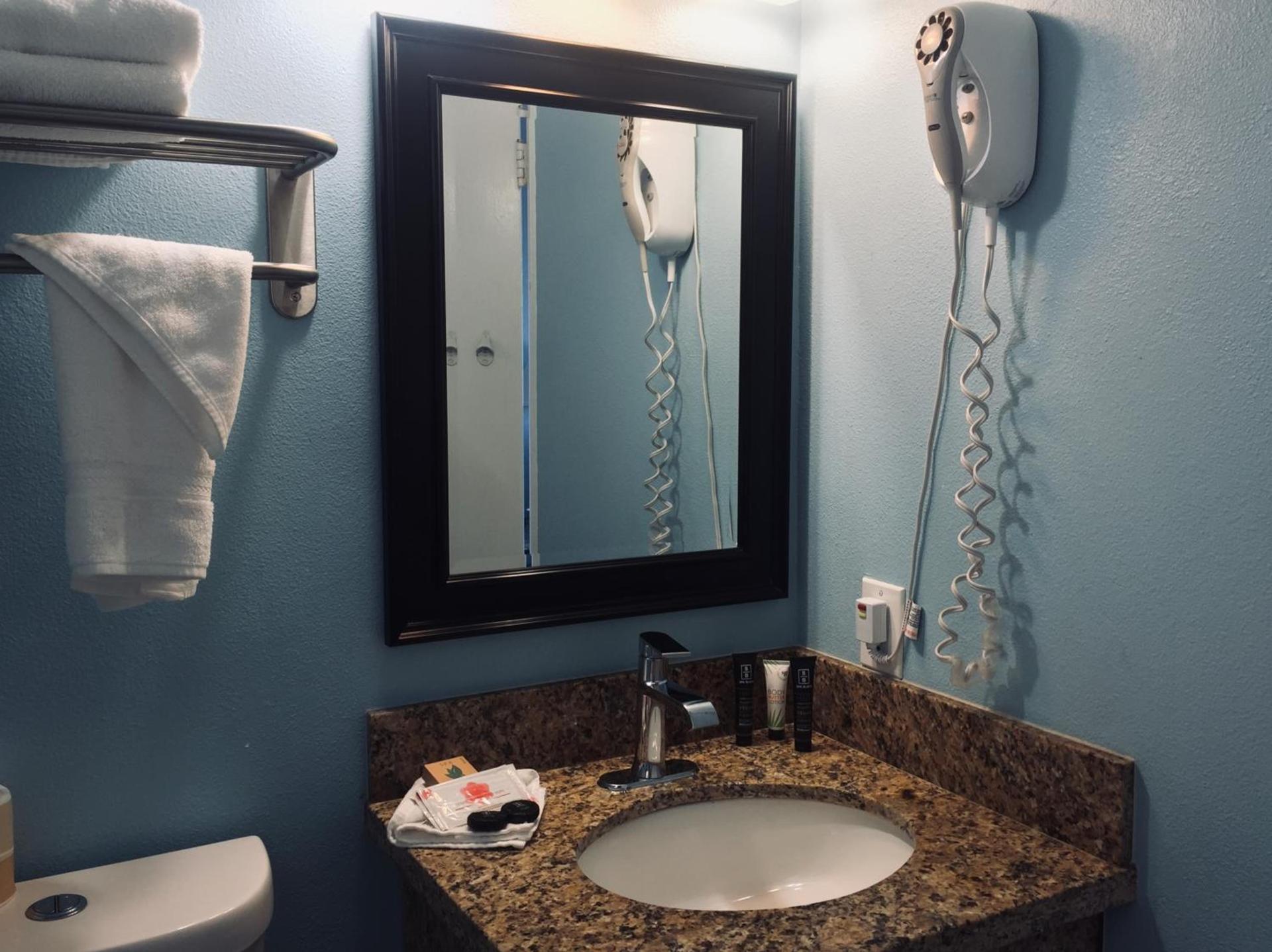 Dolphin Cove Motel photo 68