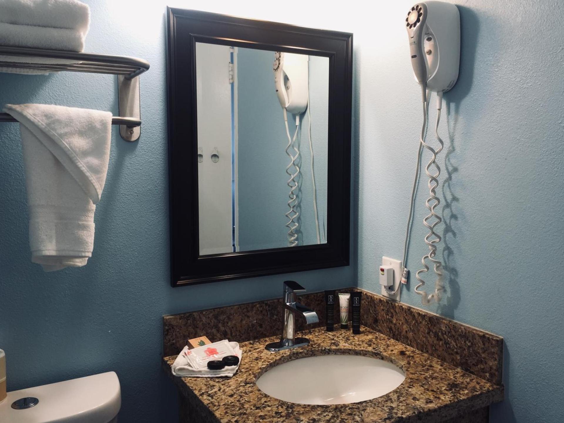Dolphin Cove Motel photo 69