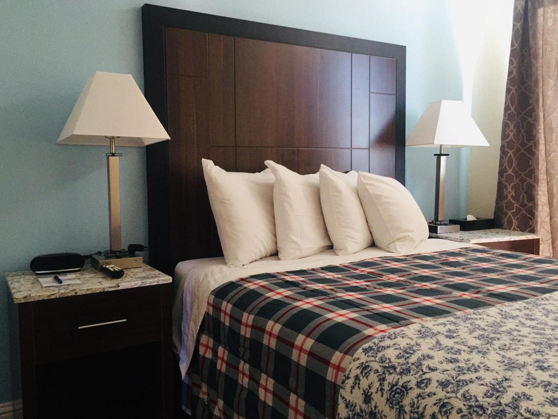 Dolphin Cove Motel photo 7