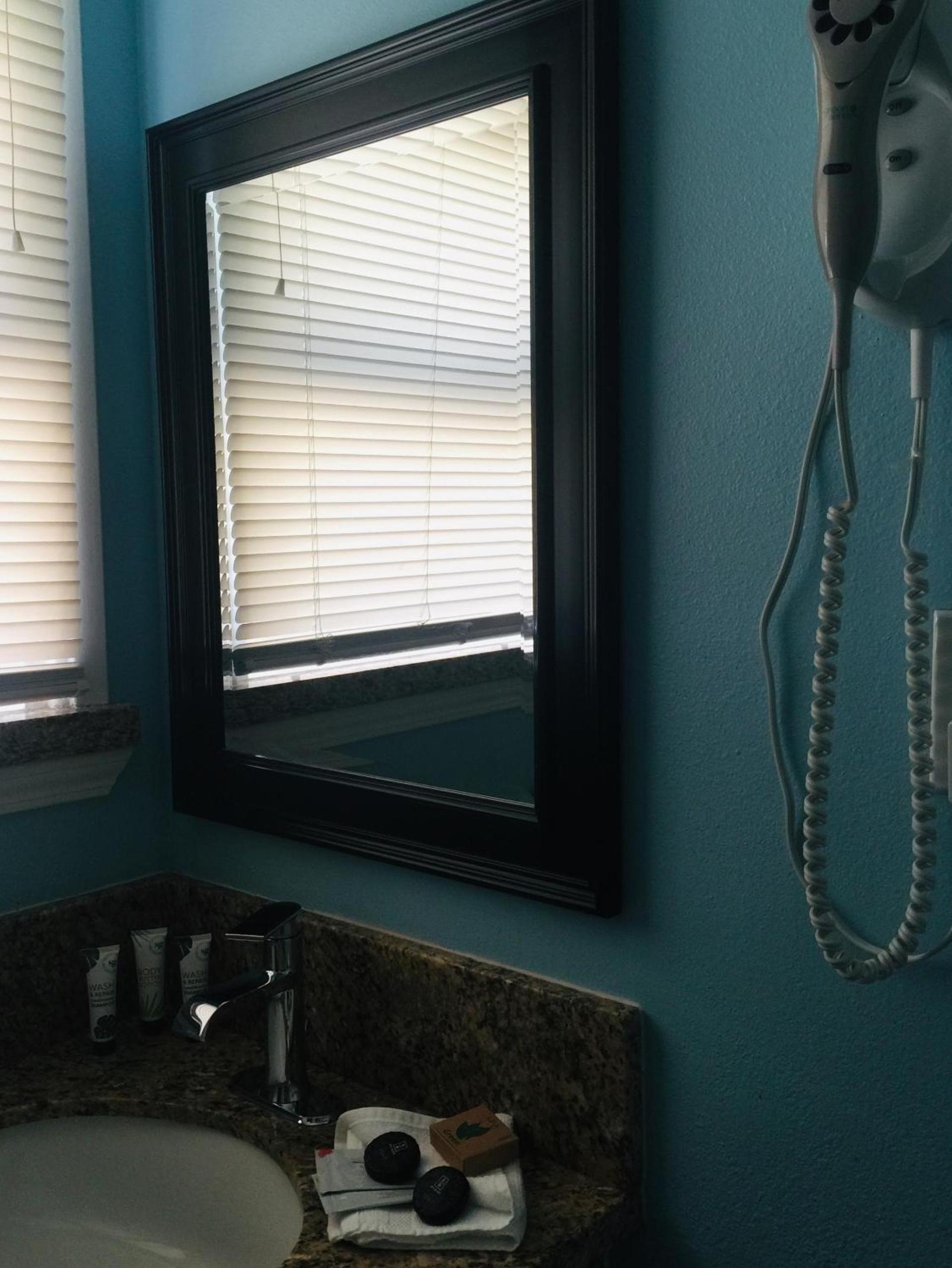 Dolphin Cove Motel photo 10