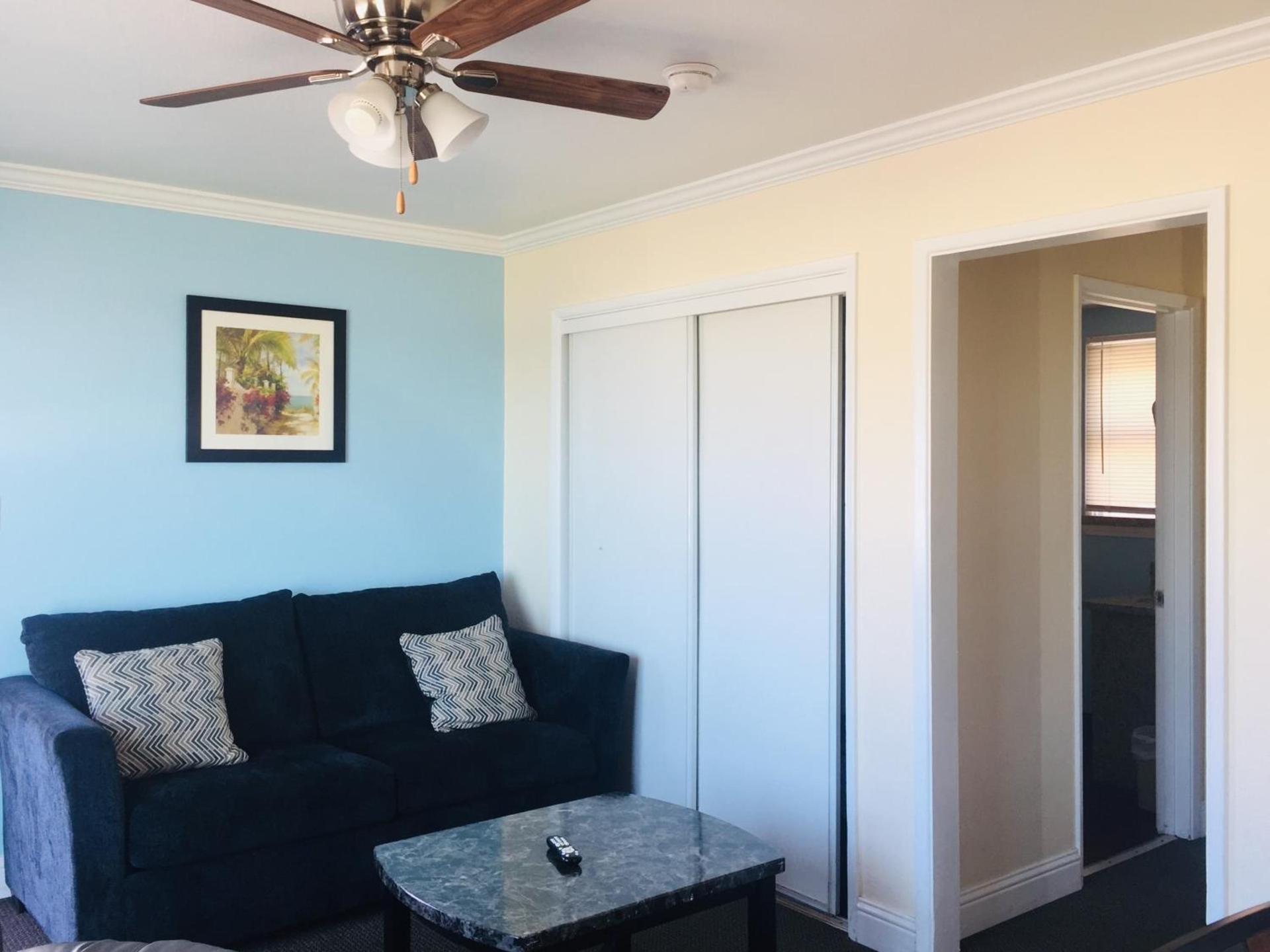 Dolphin Cove Motel photo 14
