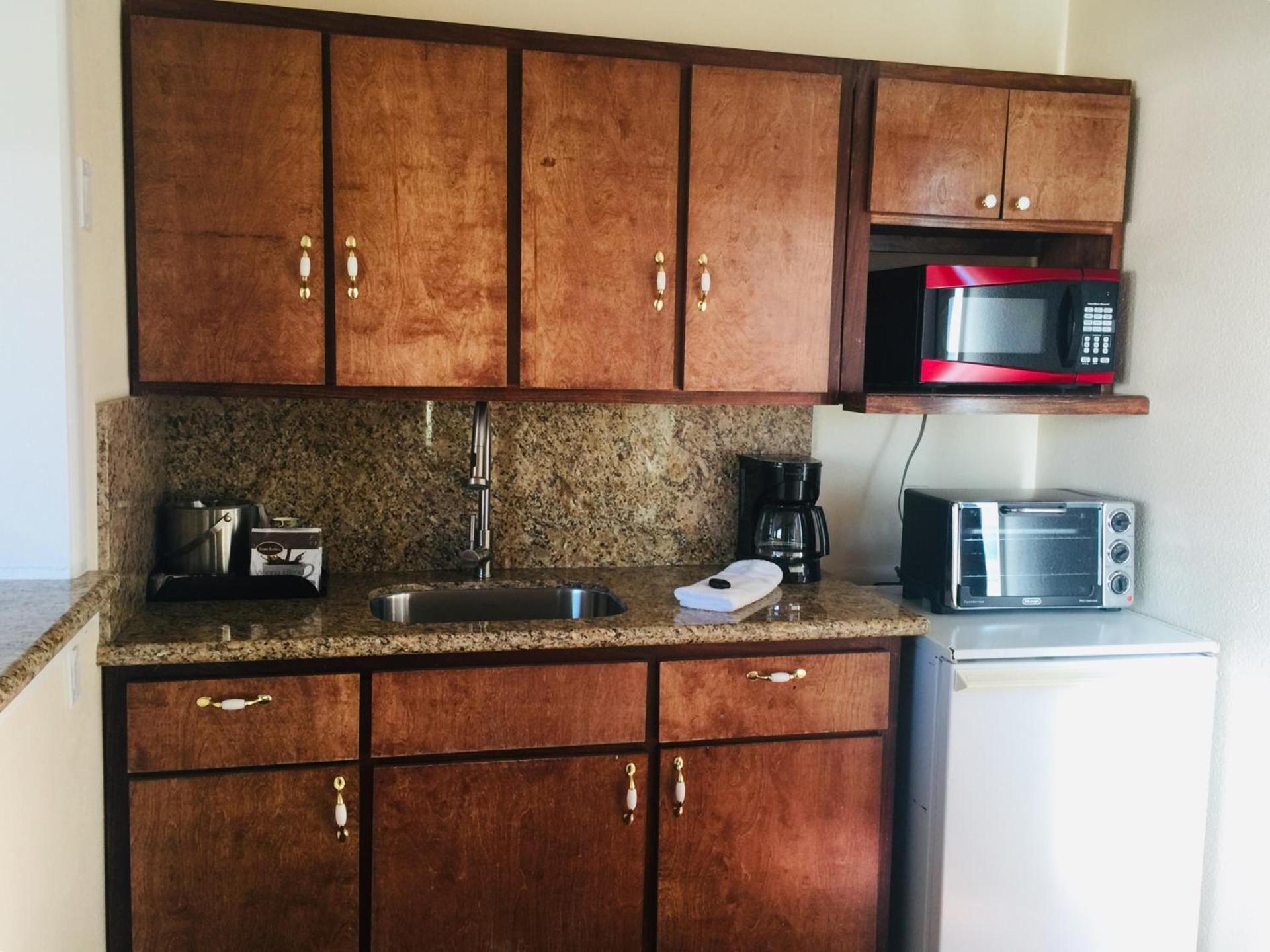 Dolphin Cove Motel photo 15