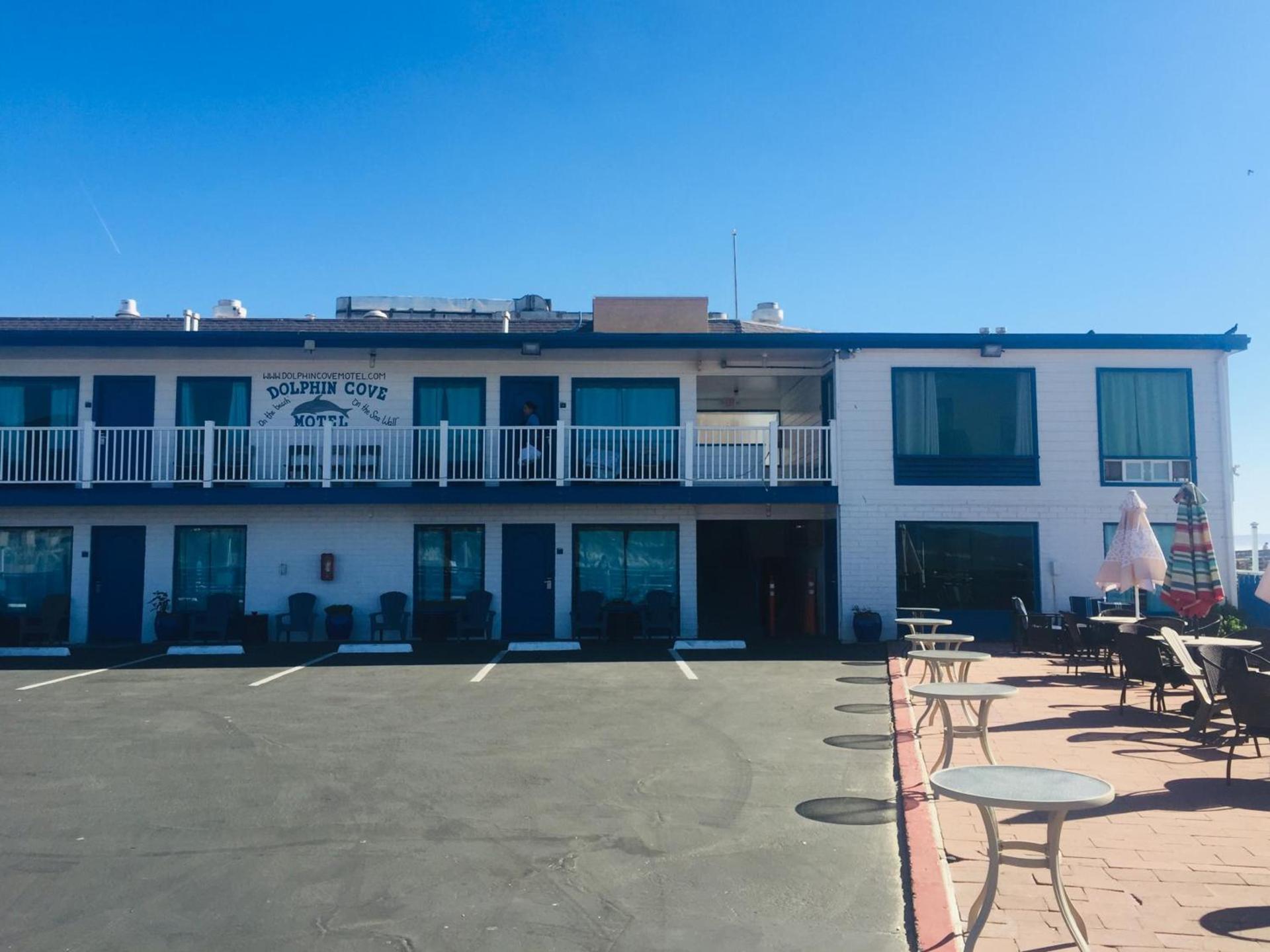Dolphin Cove Motel photo 52