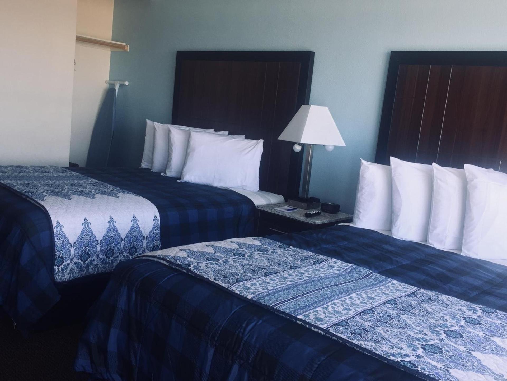 Dolphin Cove Motel photo 55