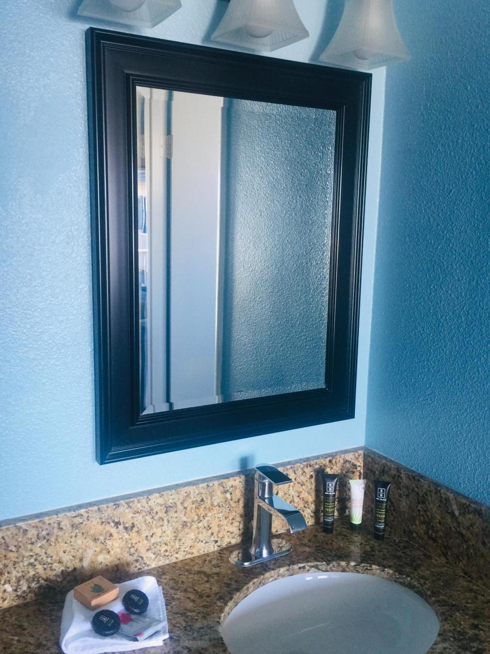 Dolphin Cove Motel photo 56