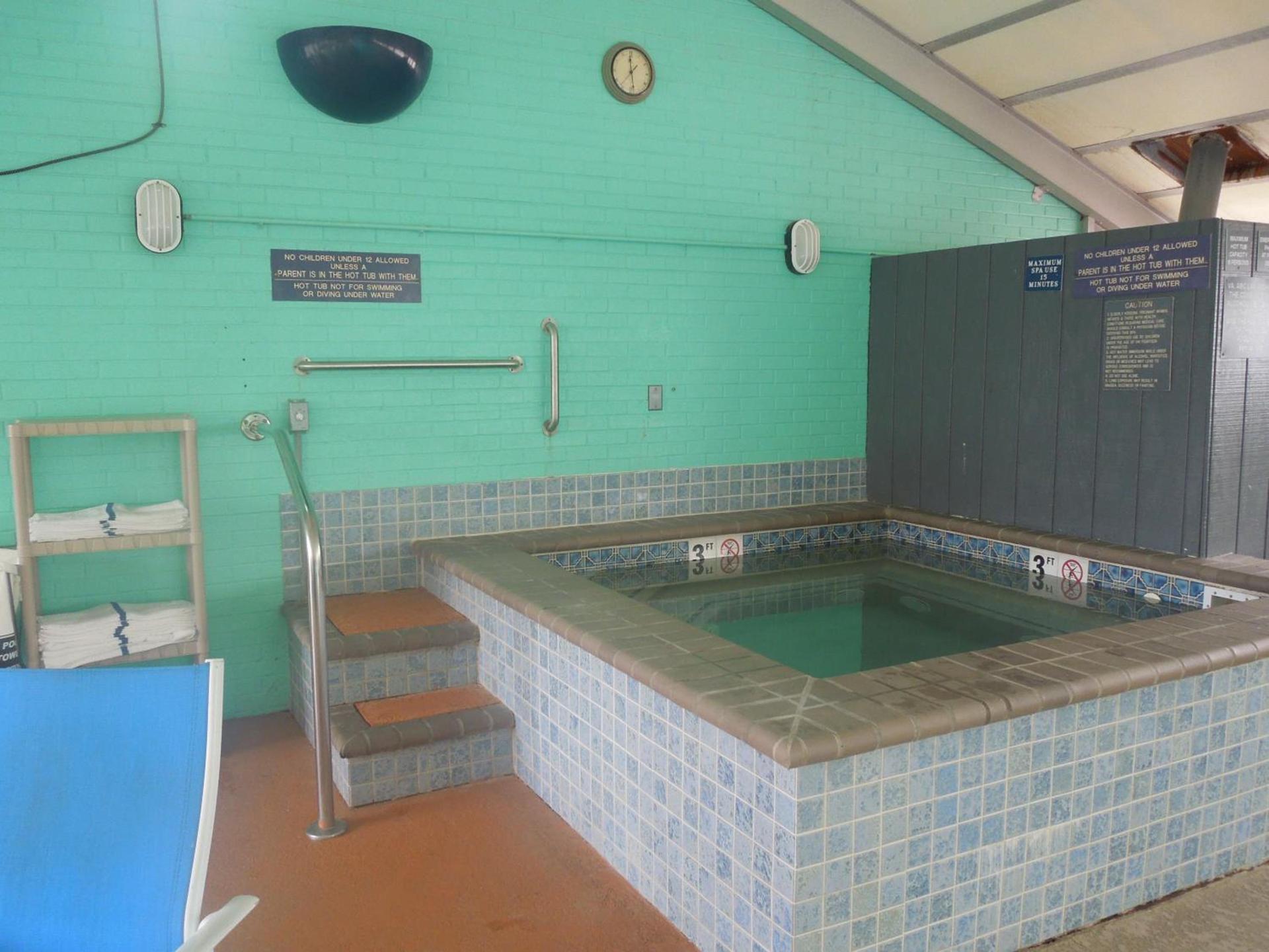 Seahawk Motel photo 26