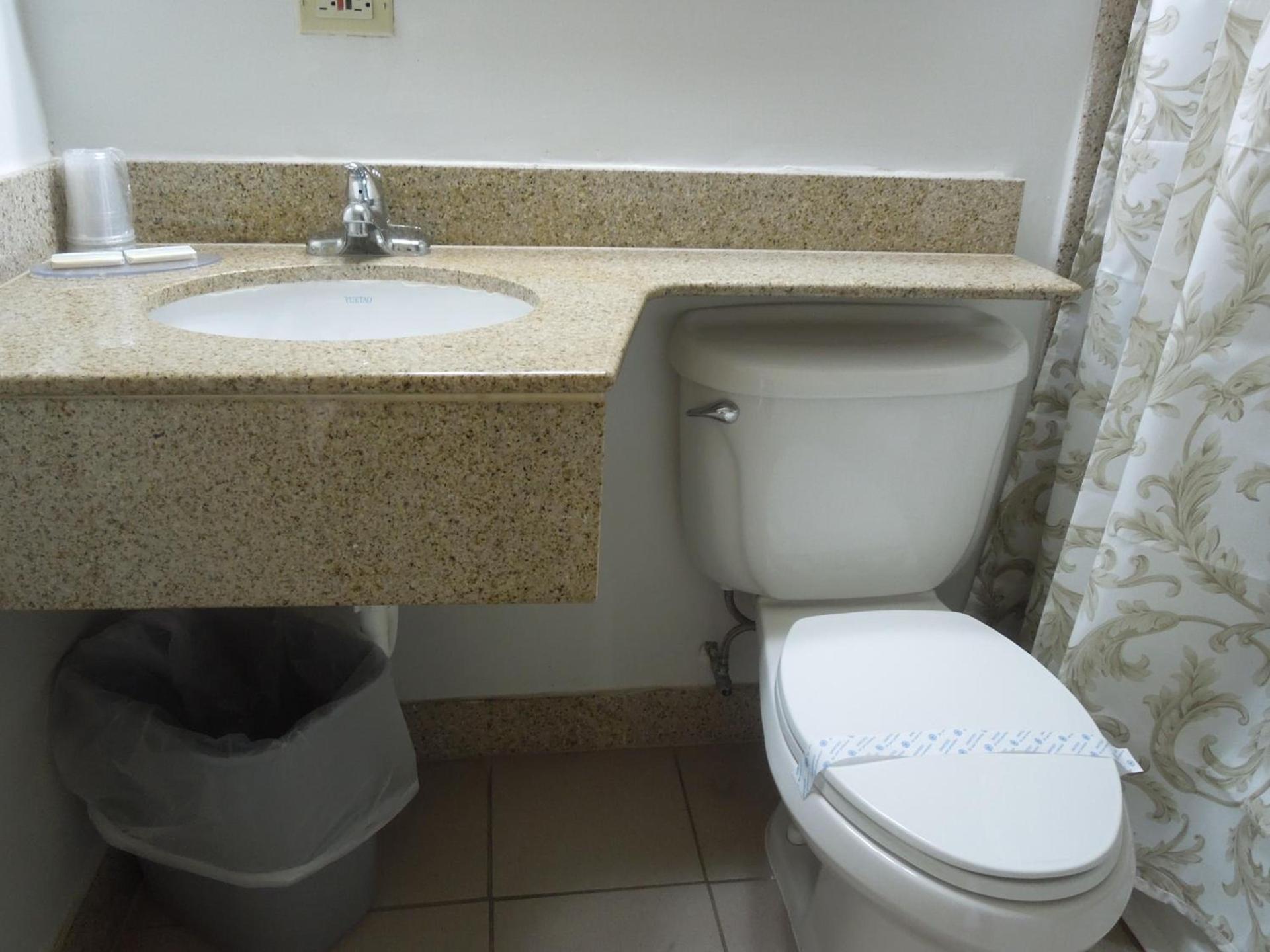Seahawk Motel photo 12