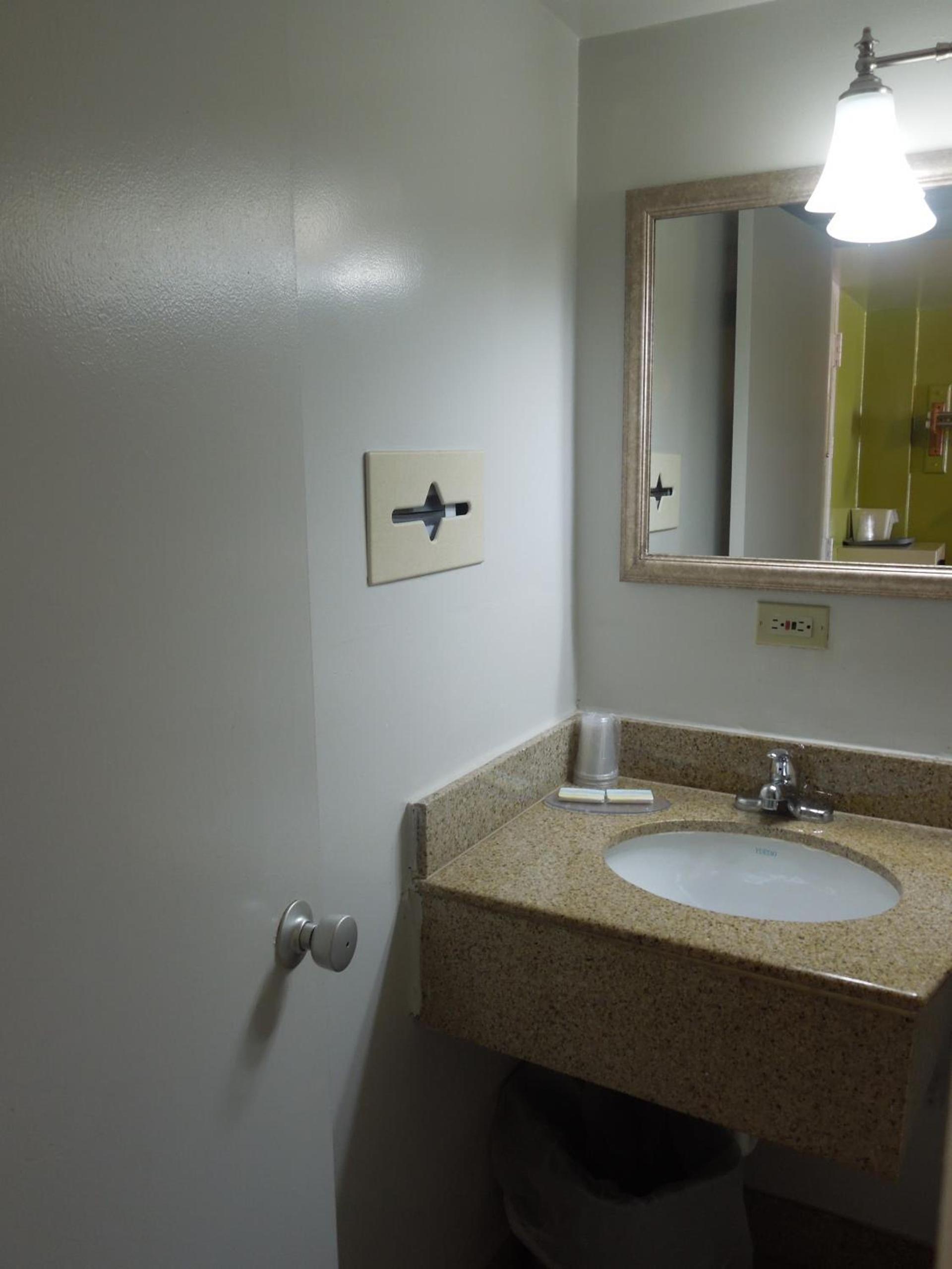 Seahawk Motel photo 28