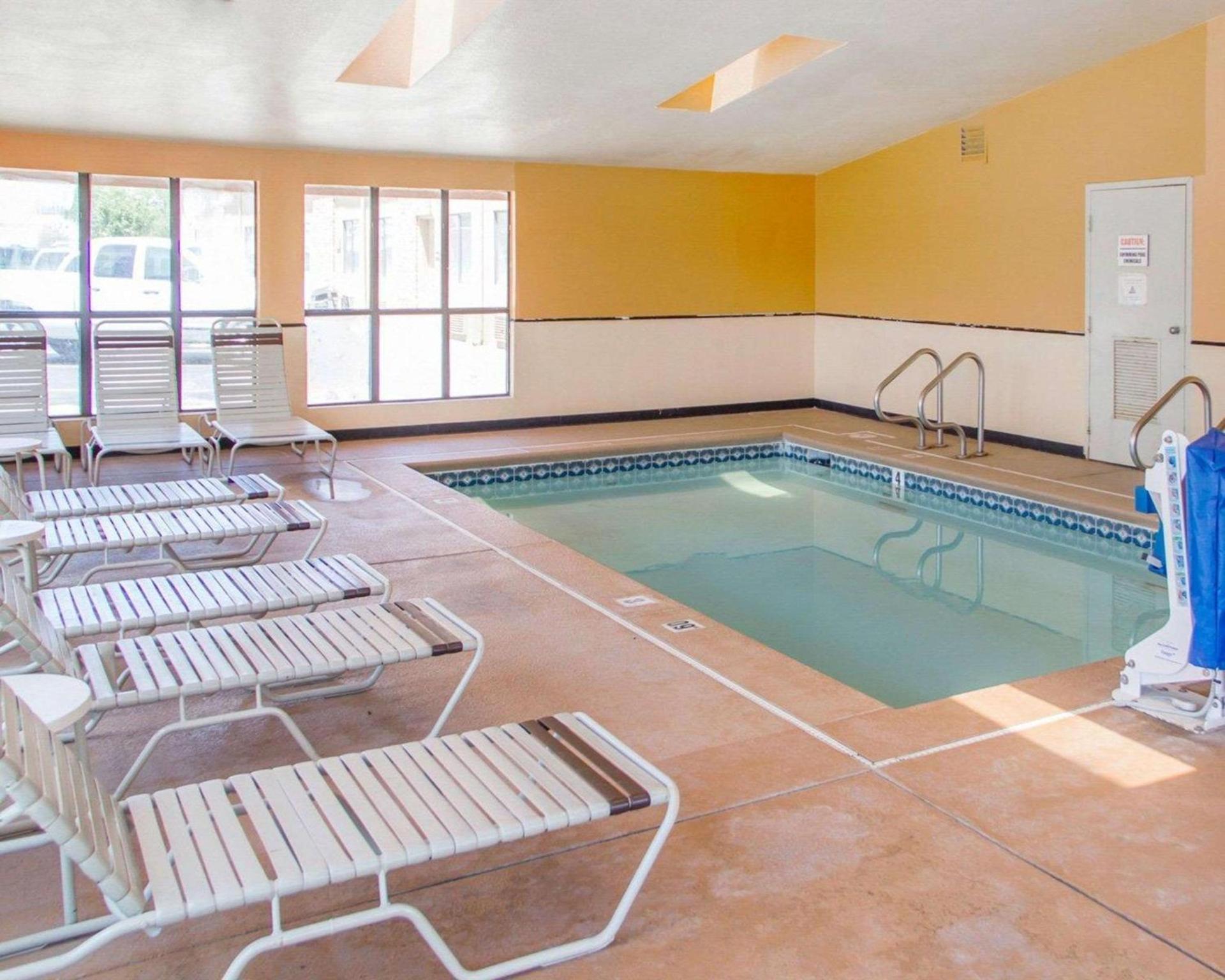 Quality Inn Broken Arrow - Tulsa photo 21