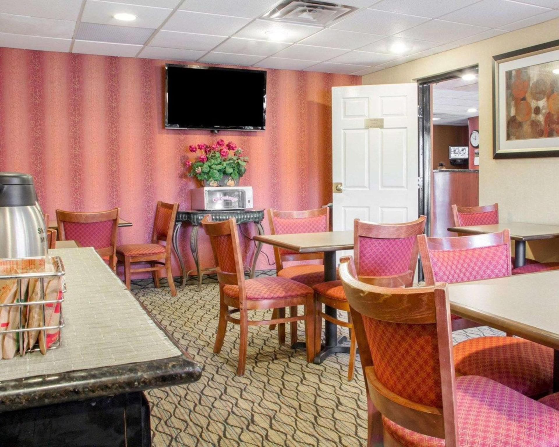 Quality Inn Broken Arrow - Tulsa photo 26