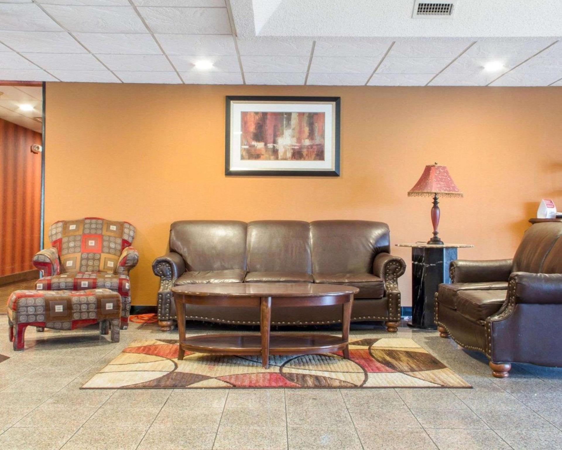 Quality Inn Broken Arrow - Tulsa photo 3
