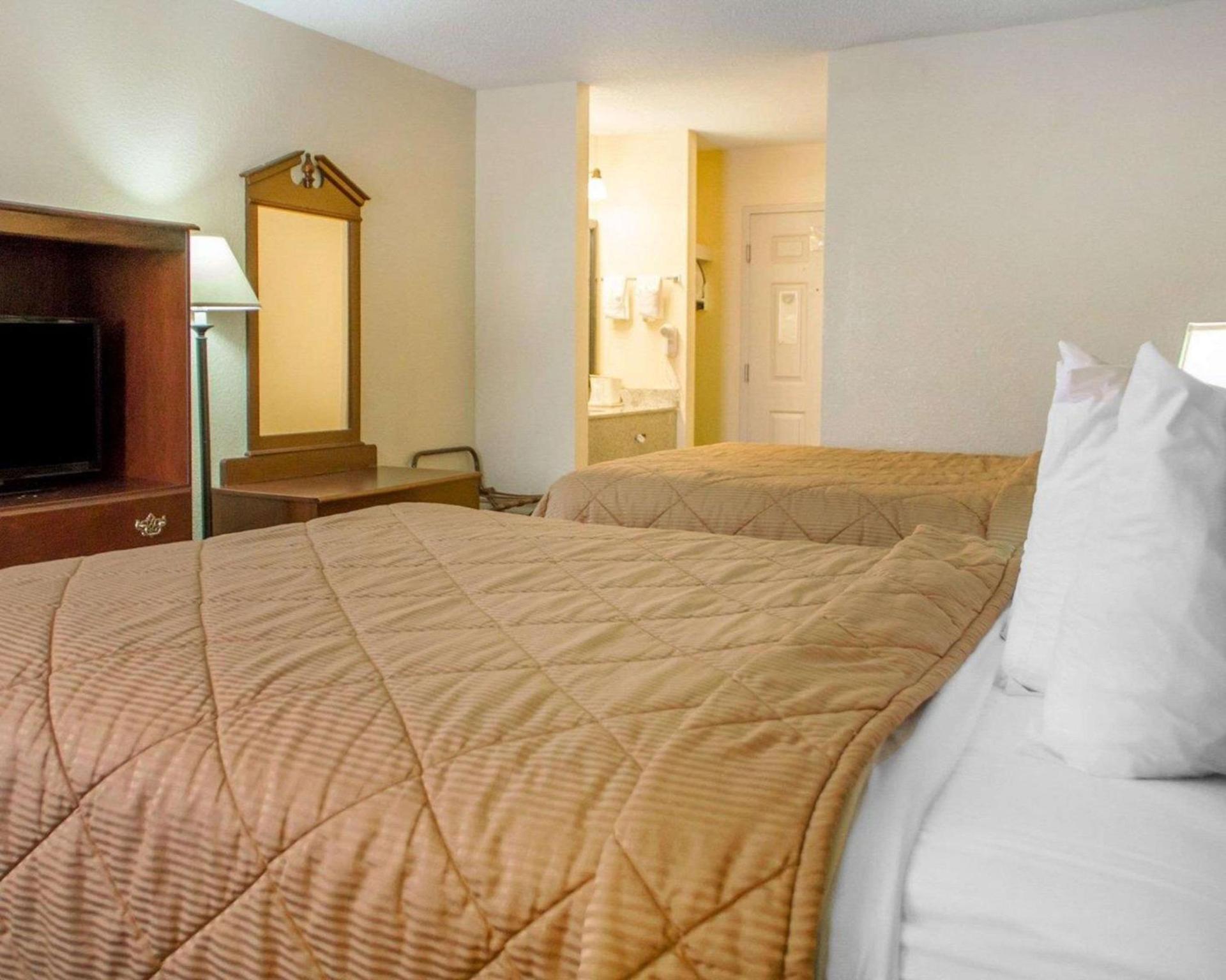 Quality Inn Broken Arrow - Tulsa photo 15