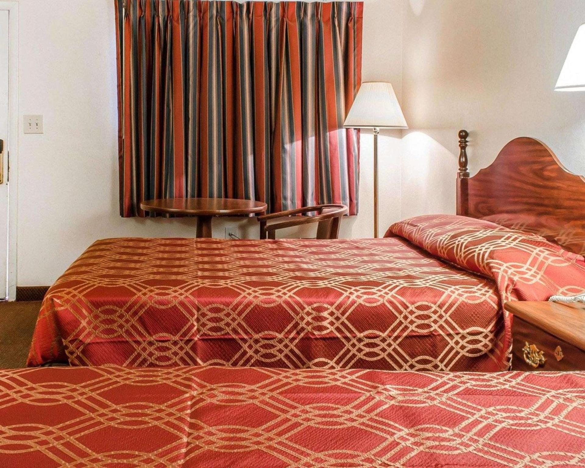 Econo Lodge Frackville photo 12