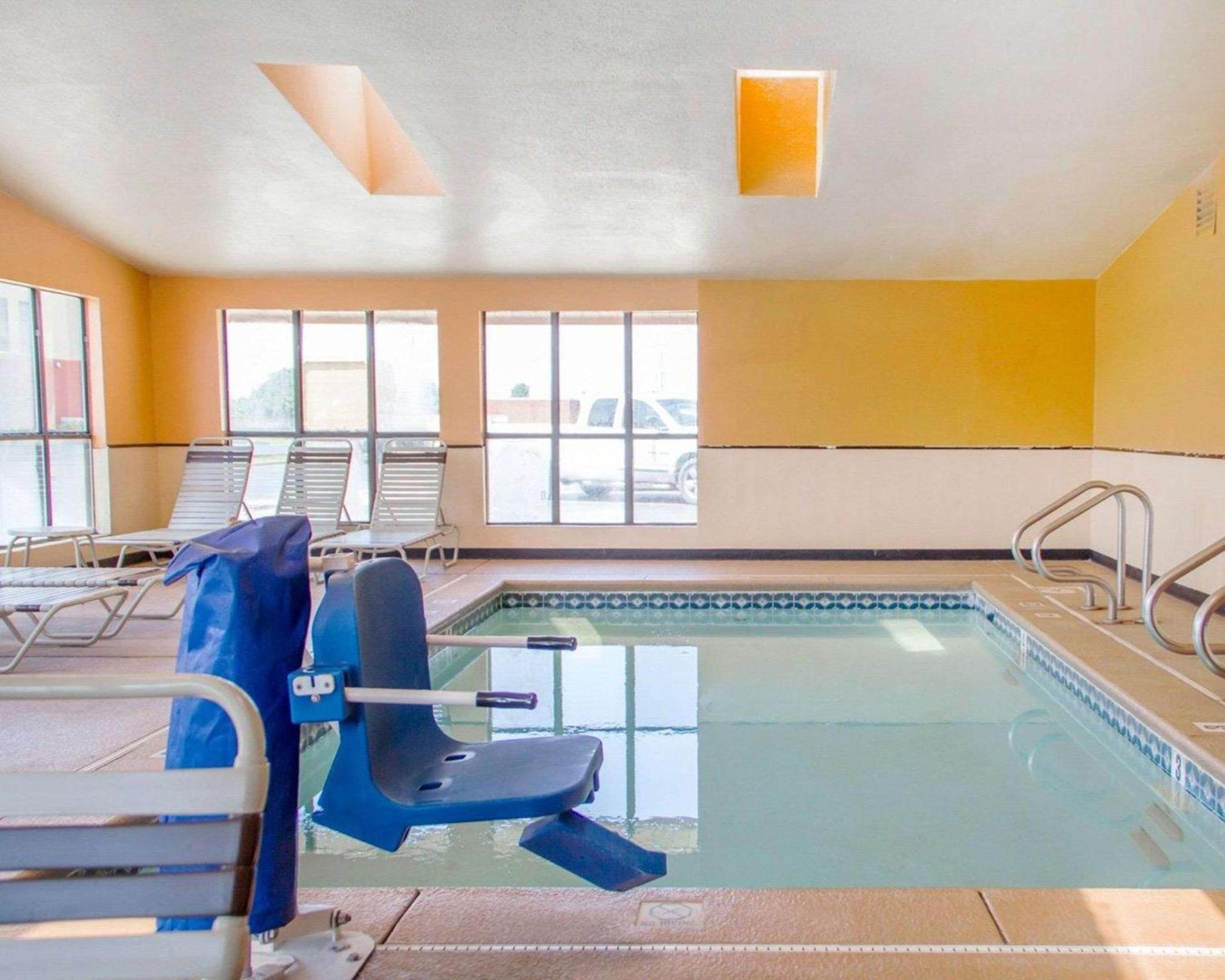 Quality Inn Broken Arrow - Tulsa photo 22