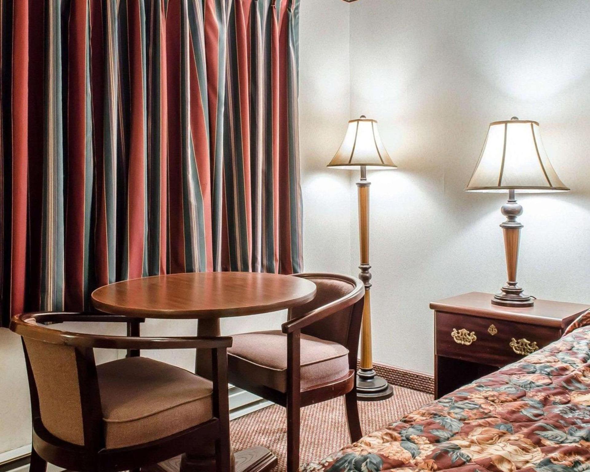 Econo Lodge Frackville photo 2