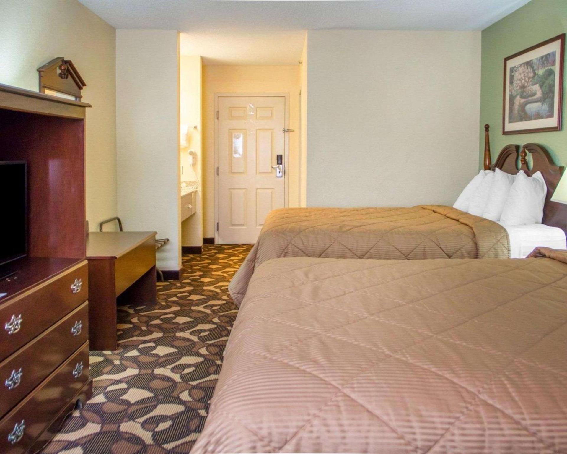 Quality Inn Broken Arrow - Tulsa photo 9