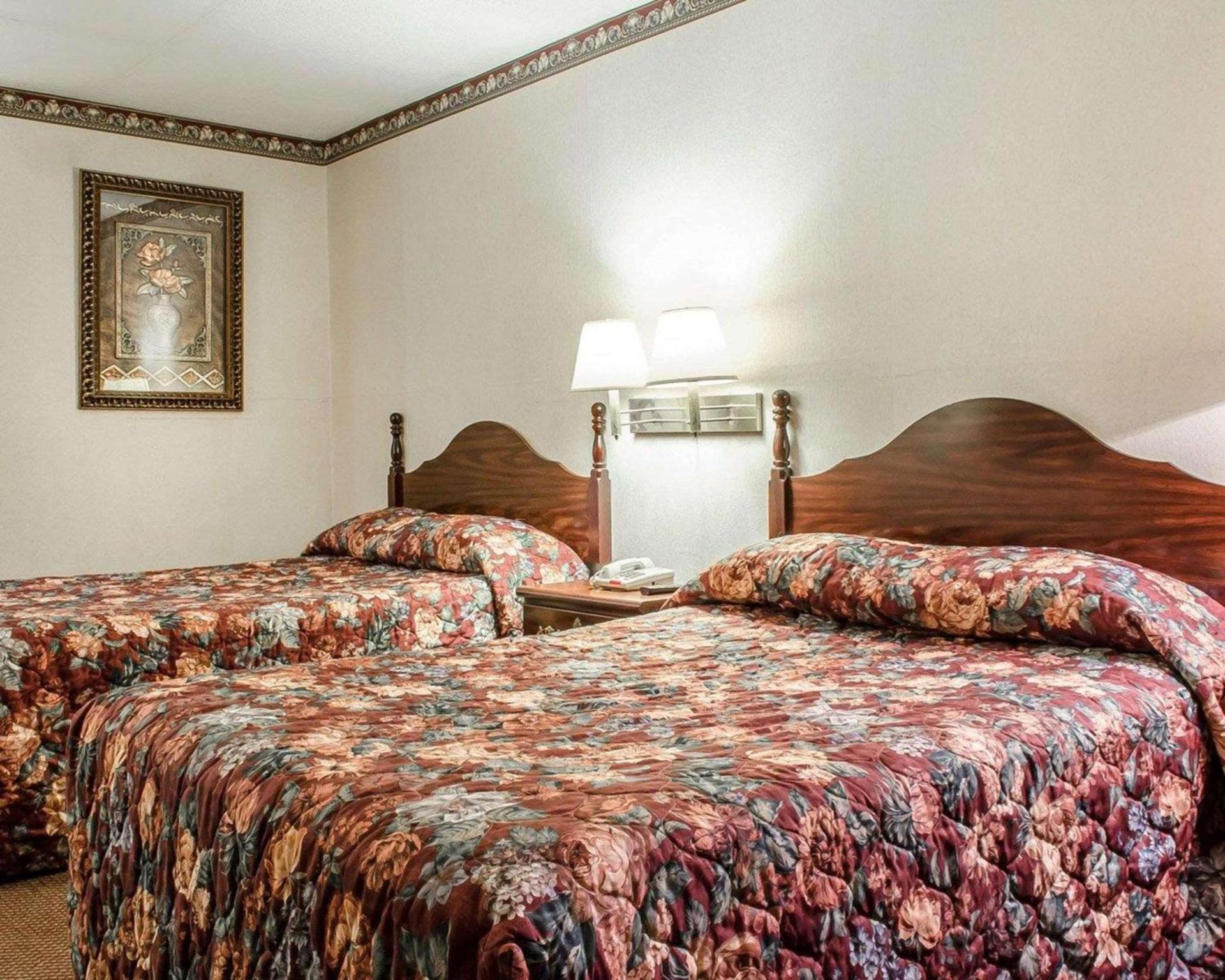 Econo Lodge Frackville photo 17