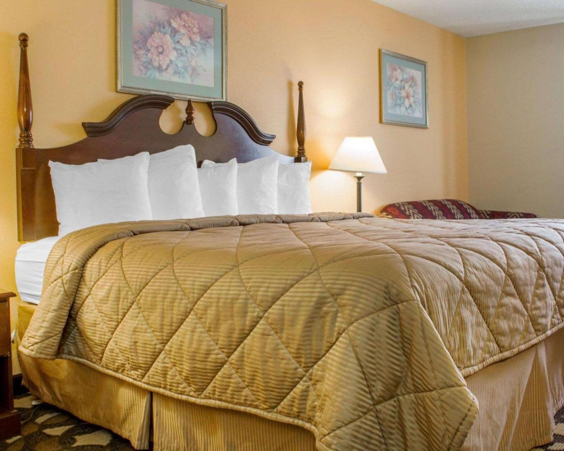 Quality Inn Broken Arrow - Tulsa photo 17