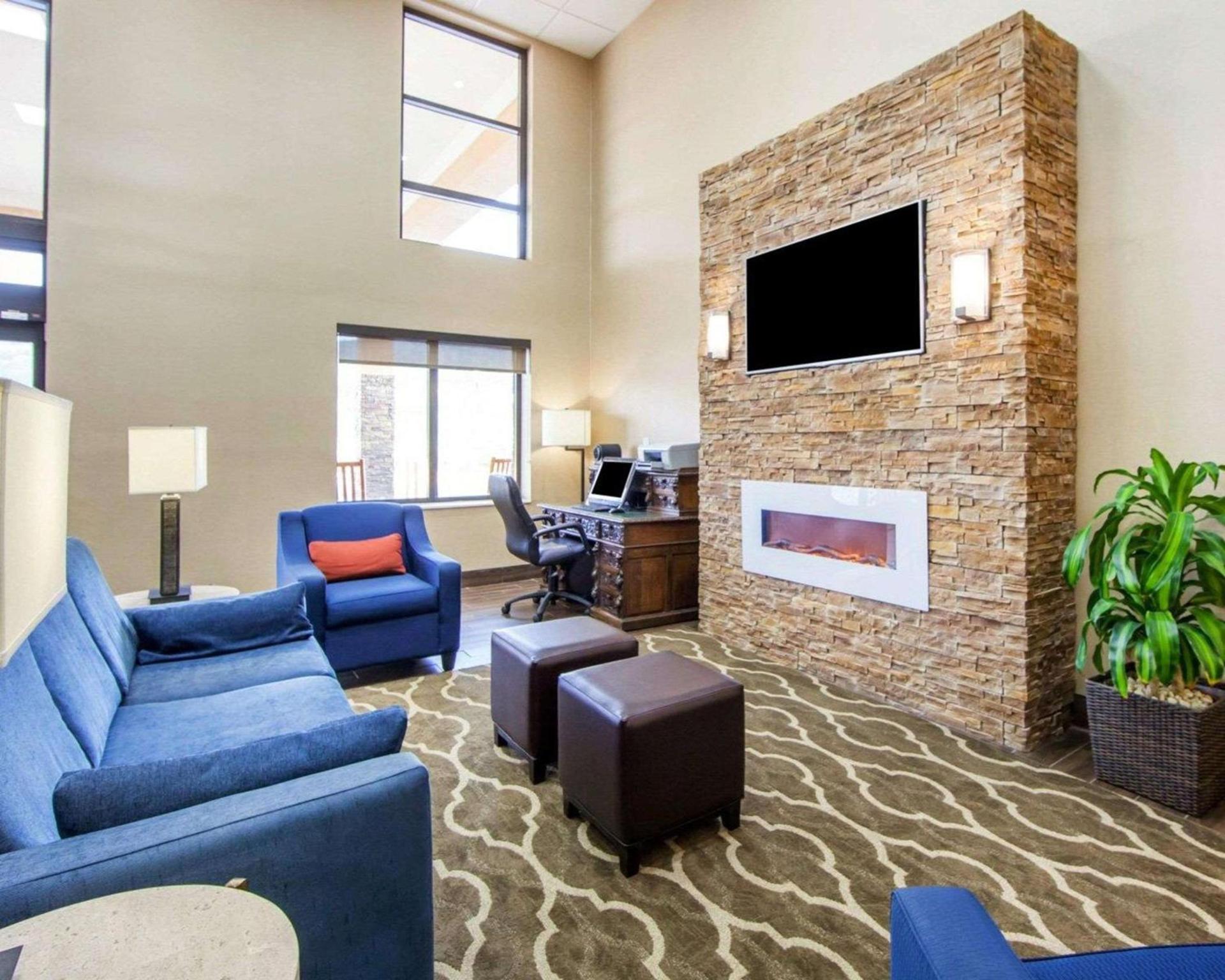 Comfort Inn at Royal Blue photo 2