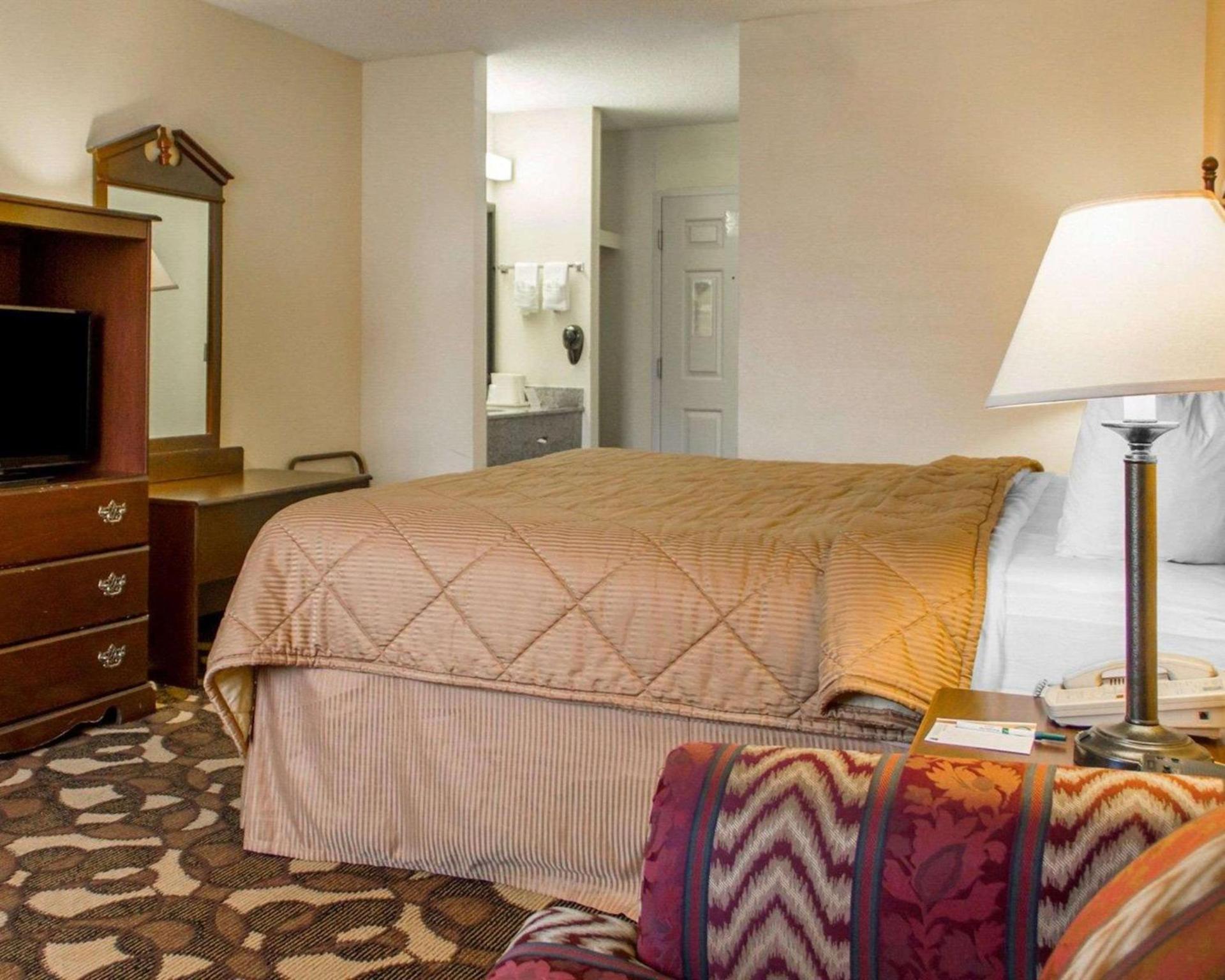 Quality Inn Broken Arrow - Tulsa photo 16