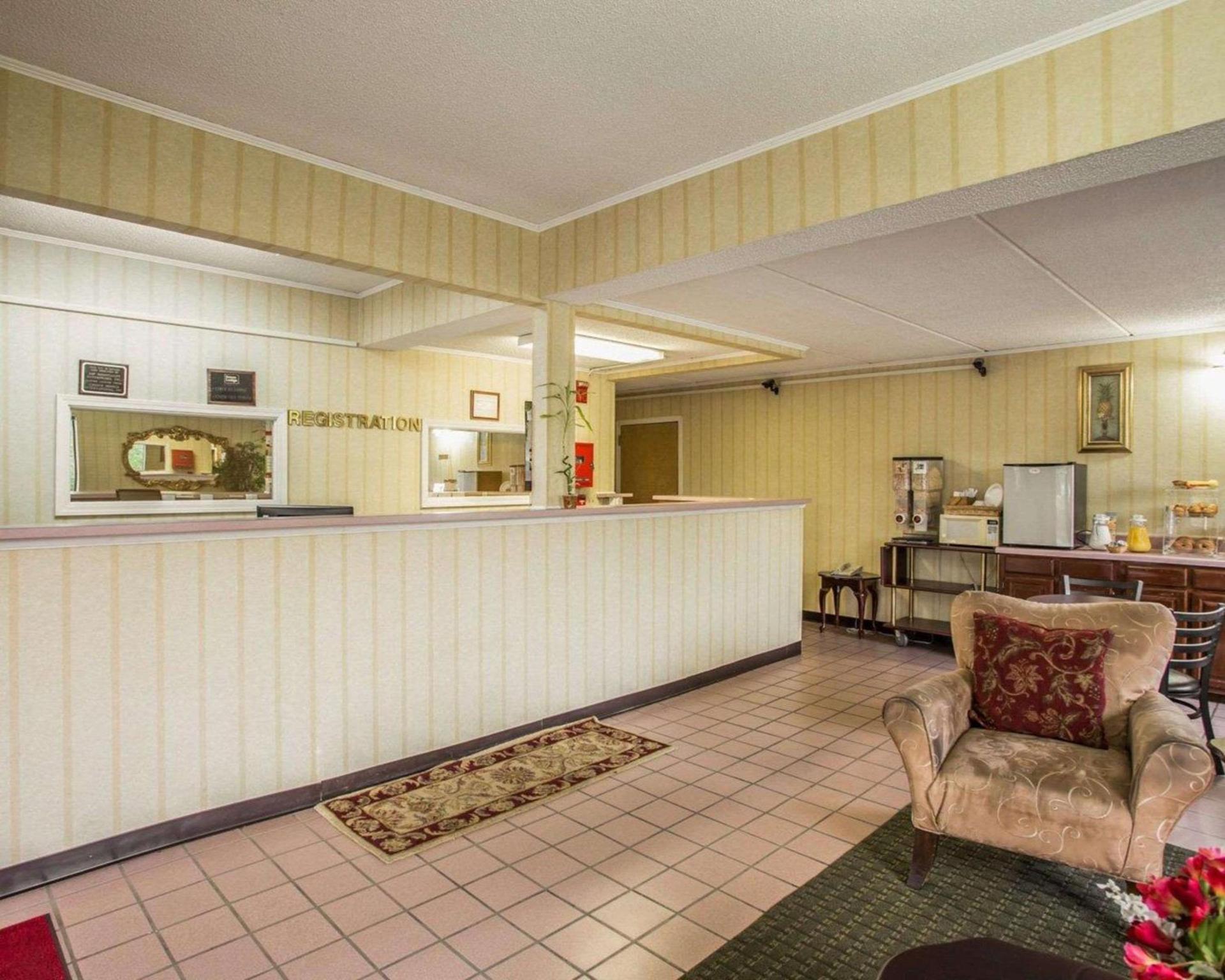 Econo Lodge Inn & Suites Lugoff photo 5