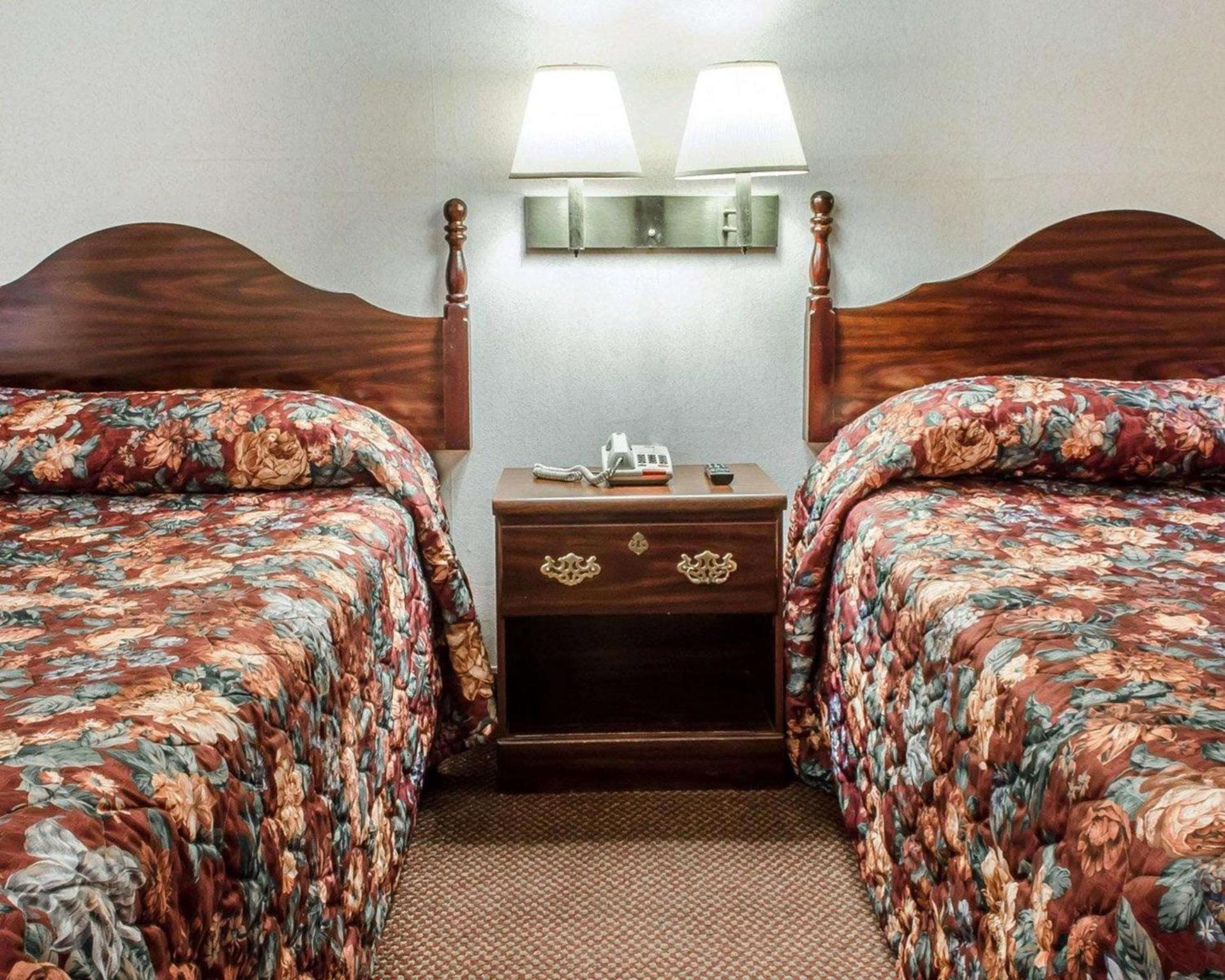 Econo Lodge Frackville photo 22