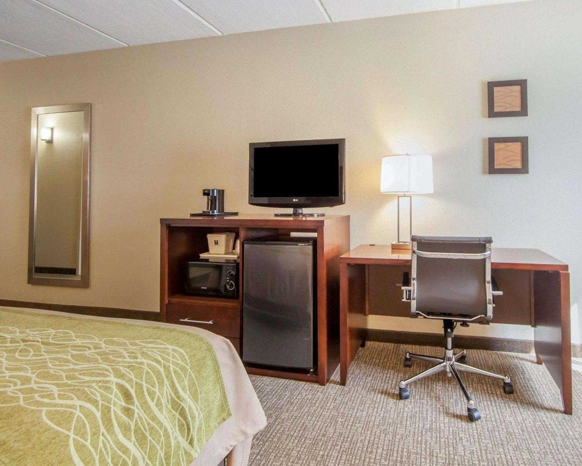 Comfort Inn at Royal Blue photo 3