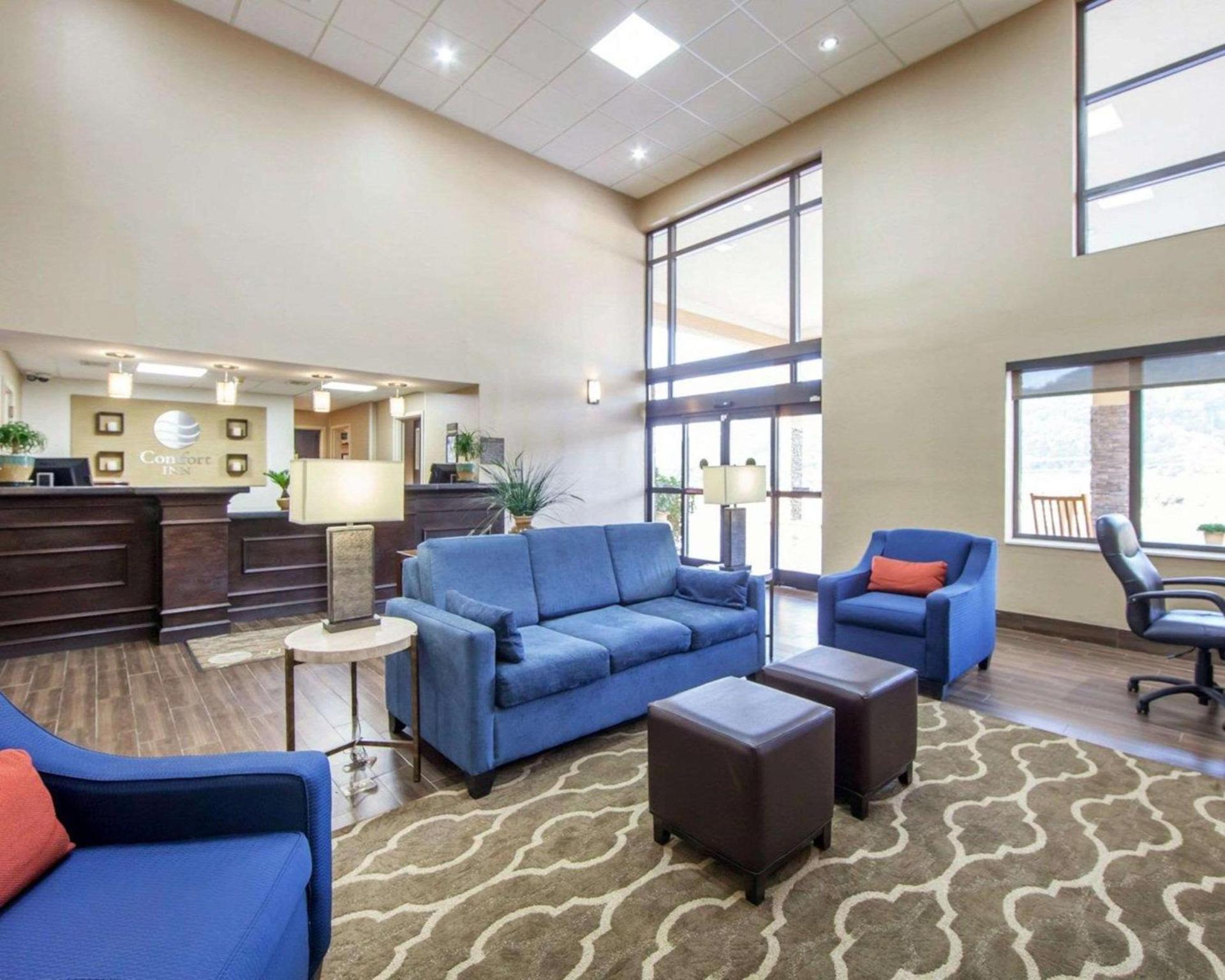 Comfort Inn at Royal Blue photo 8