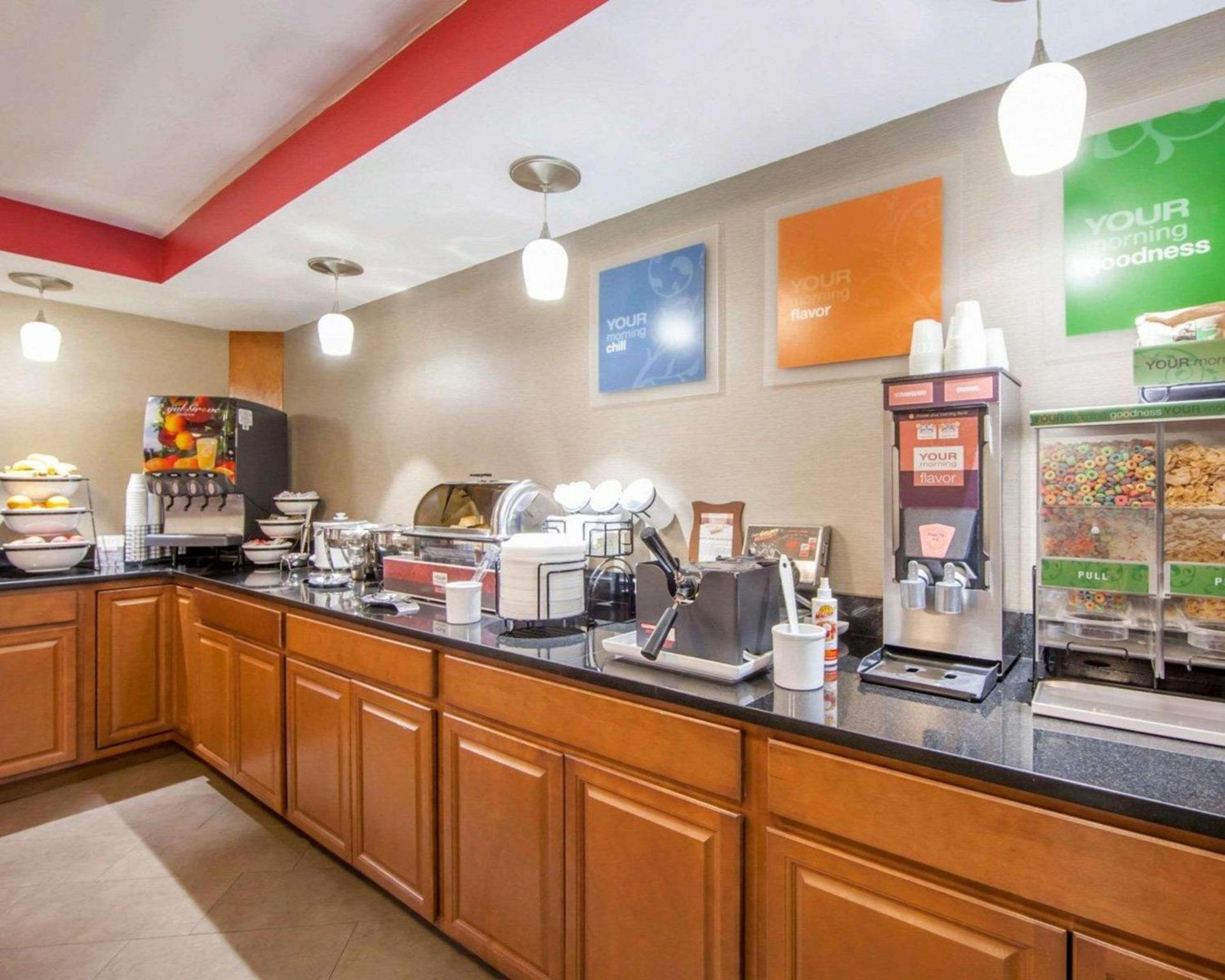Comfort Inn at Royal Blue photo 9