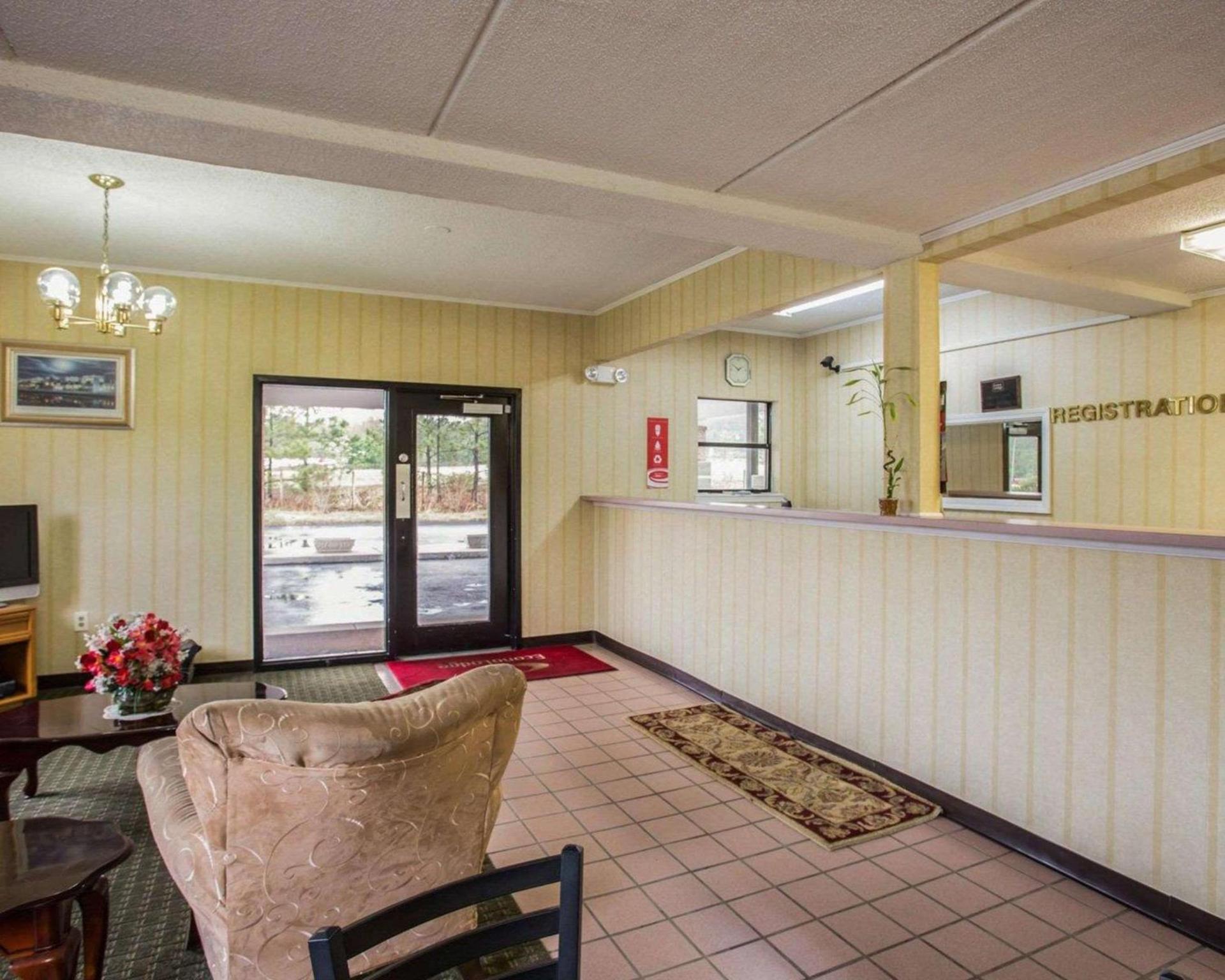 Econo Lodge Inn & Suites Lugoff photo 4