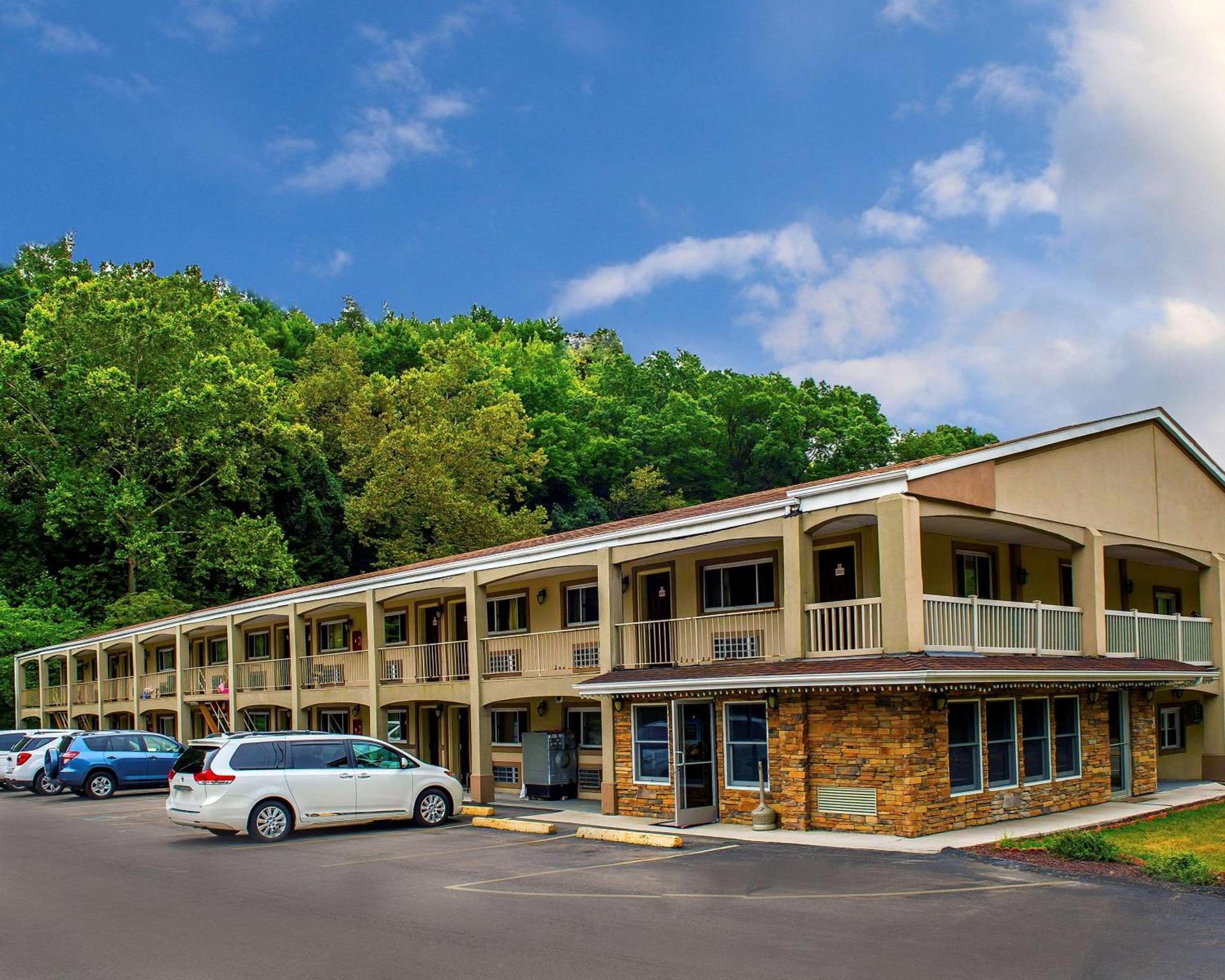 Econo Lodge Jefferson Hills Hwy 51 photo 2