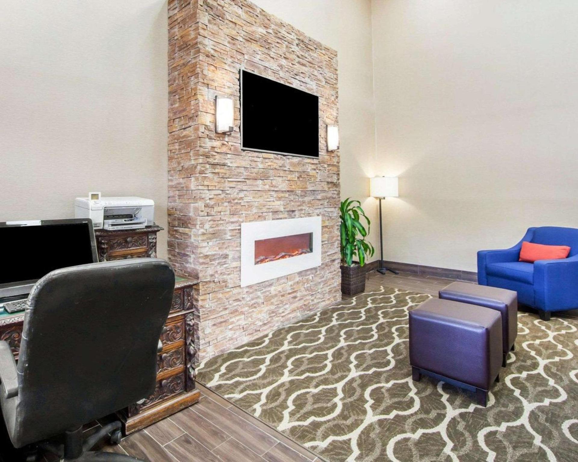Comfort Inn at Royal Blue photo 14