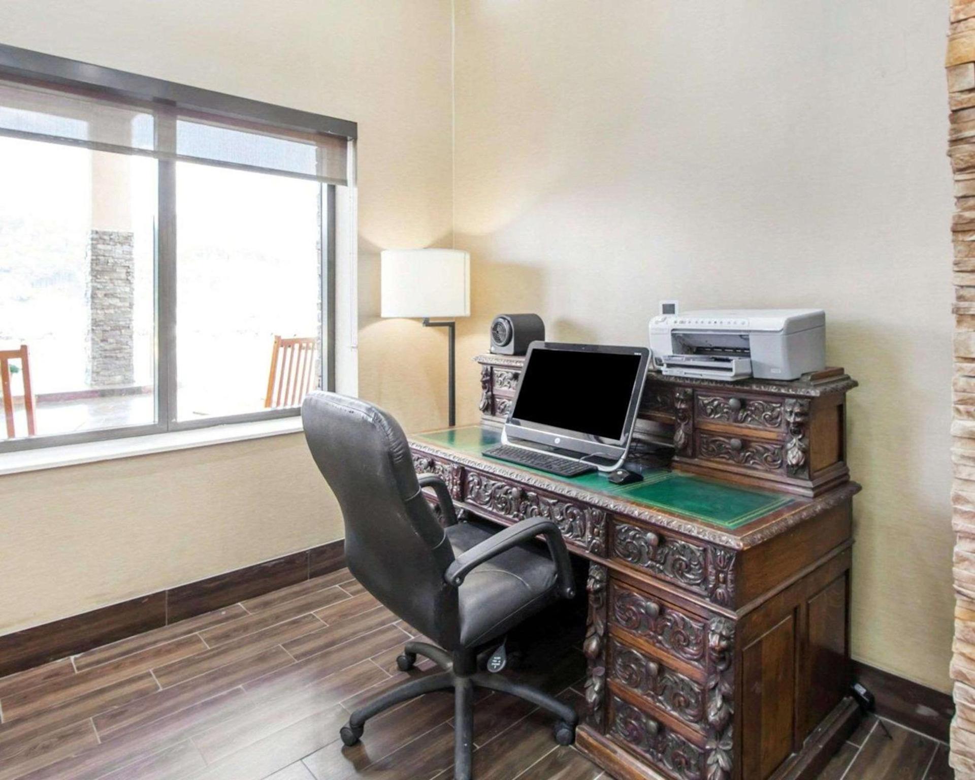 Comfort Inn at Royal Blue photo 18