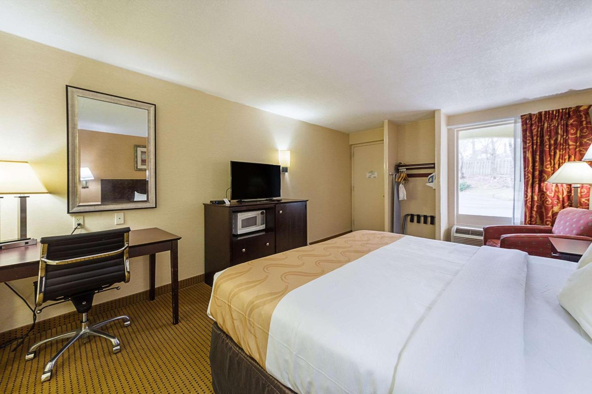 Red Roof Inn Media, PA photo 2