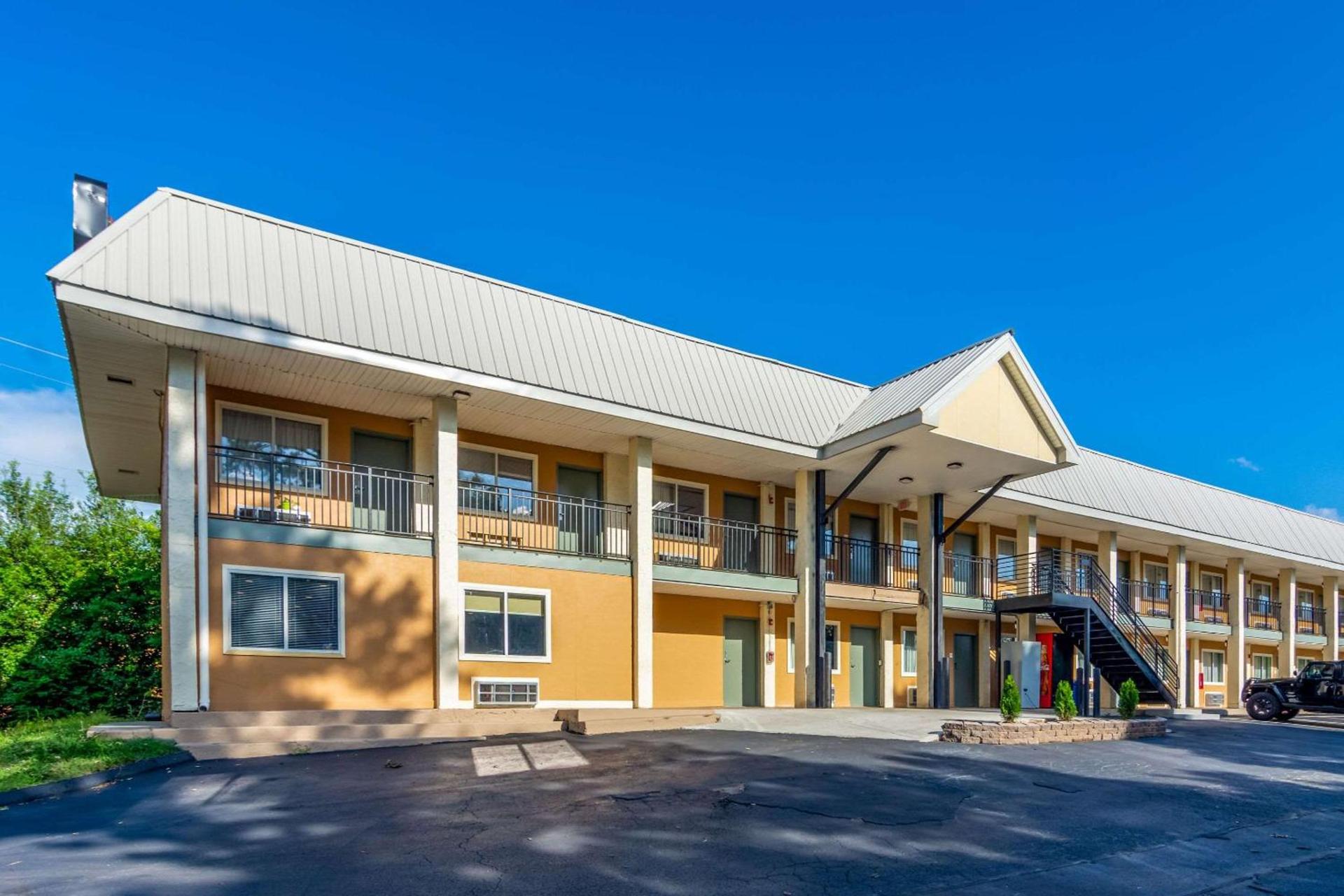 Econo Lodge East Ridge photo 2