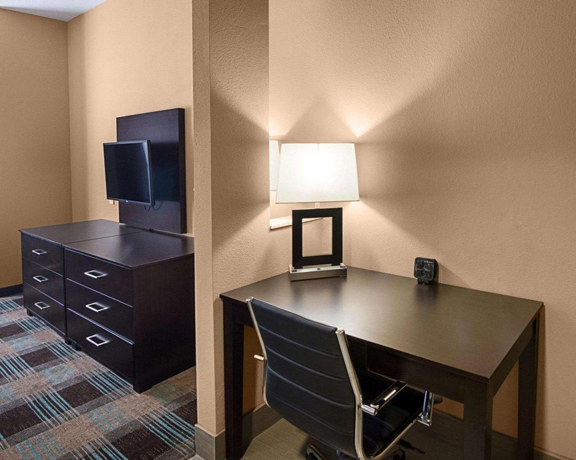 Comfort Suites Houston West at Clay Road photo 15
