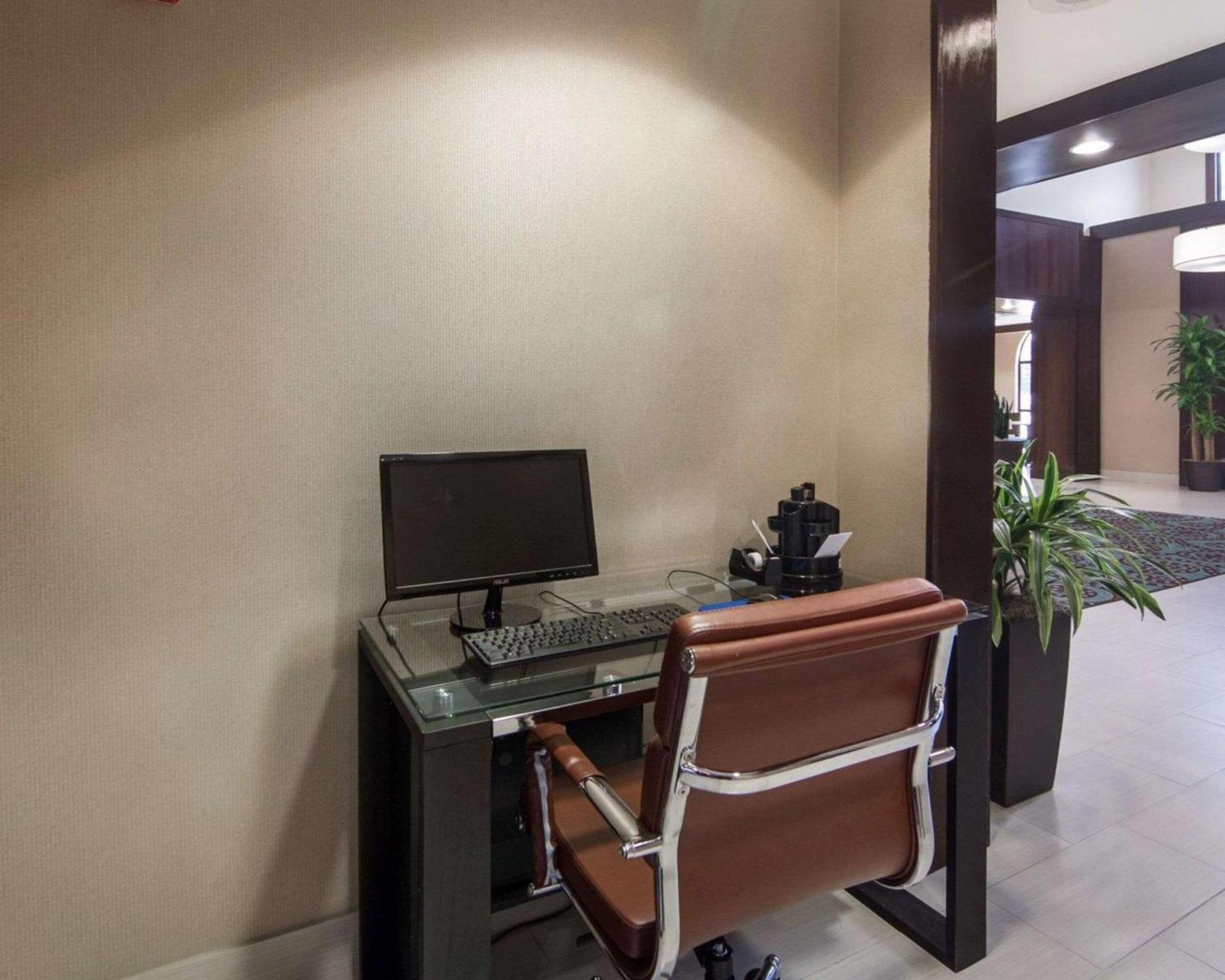 Comfort Suites Houston West at Clay Road photo 38