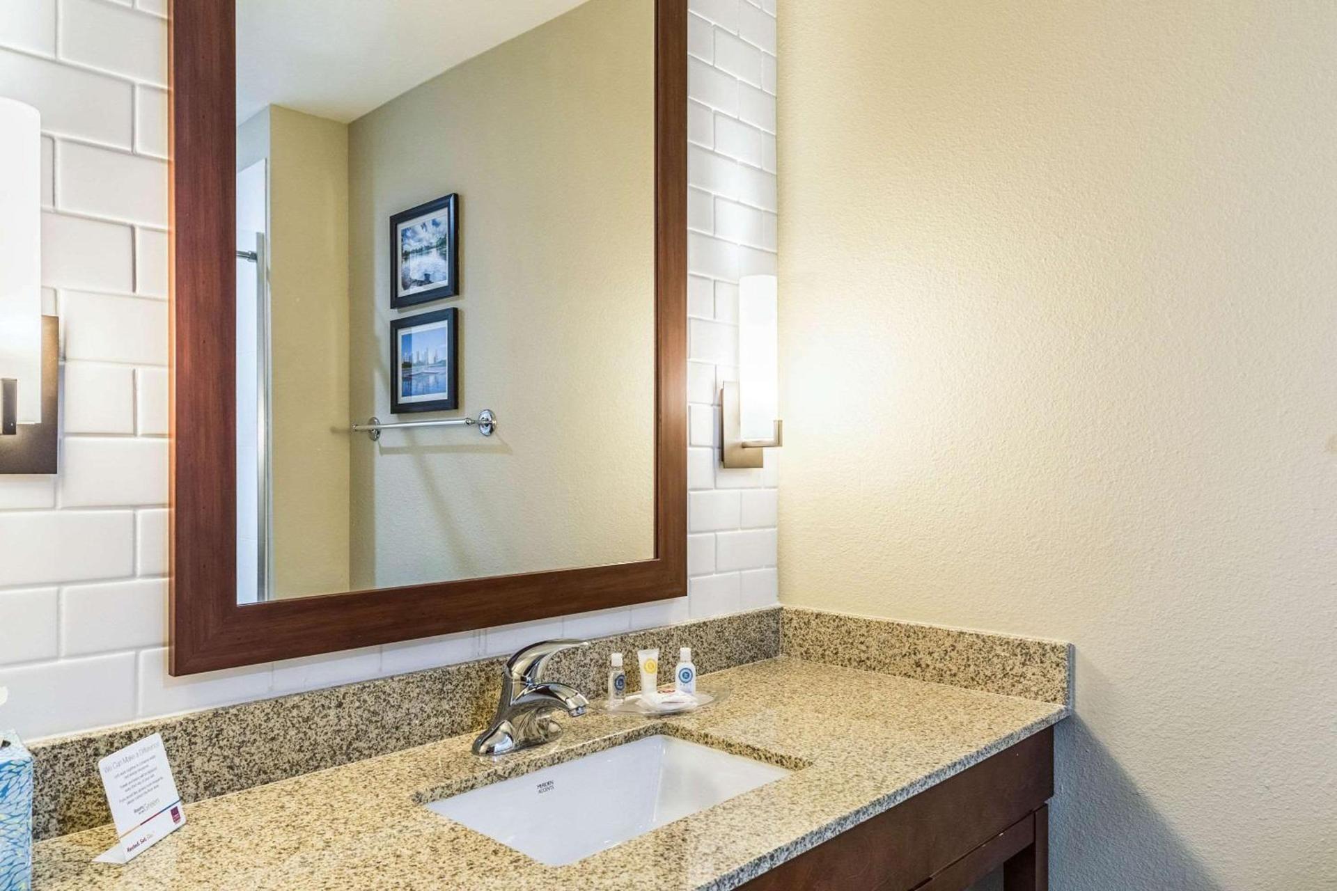 Comfort Suites Channelview - Houston East photo 20