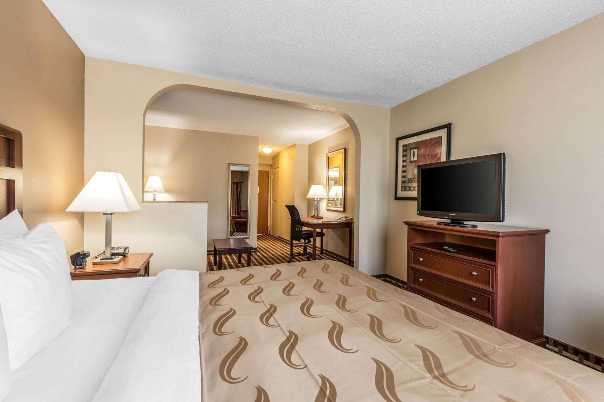Quality Suites Paducah I-24 photo 7