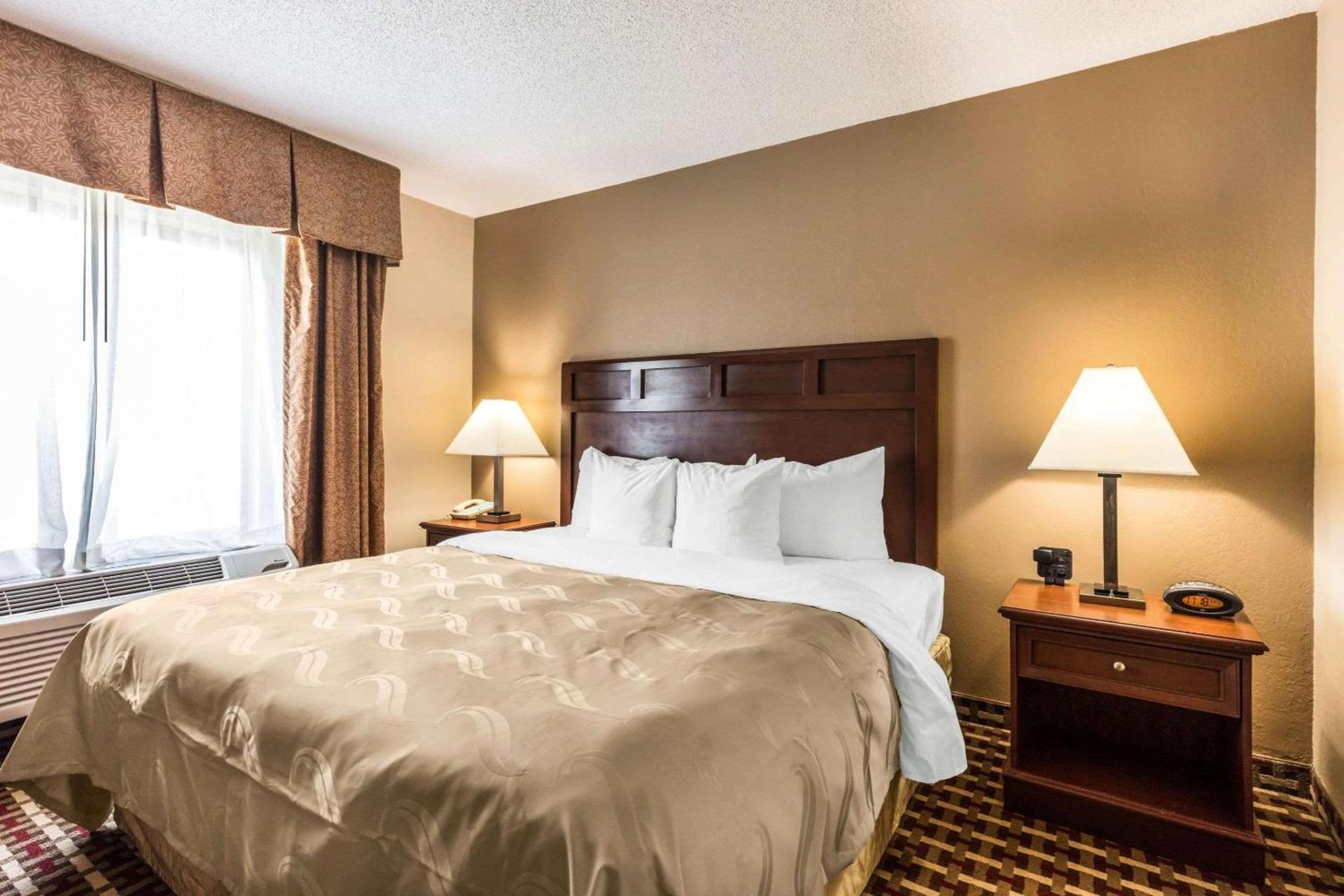 Quality Suites Paducah I-24 photo 17