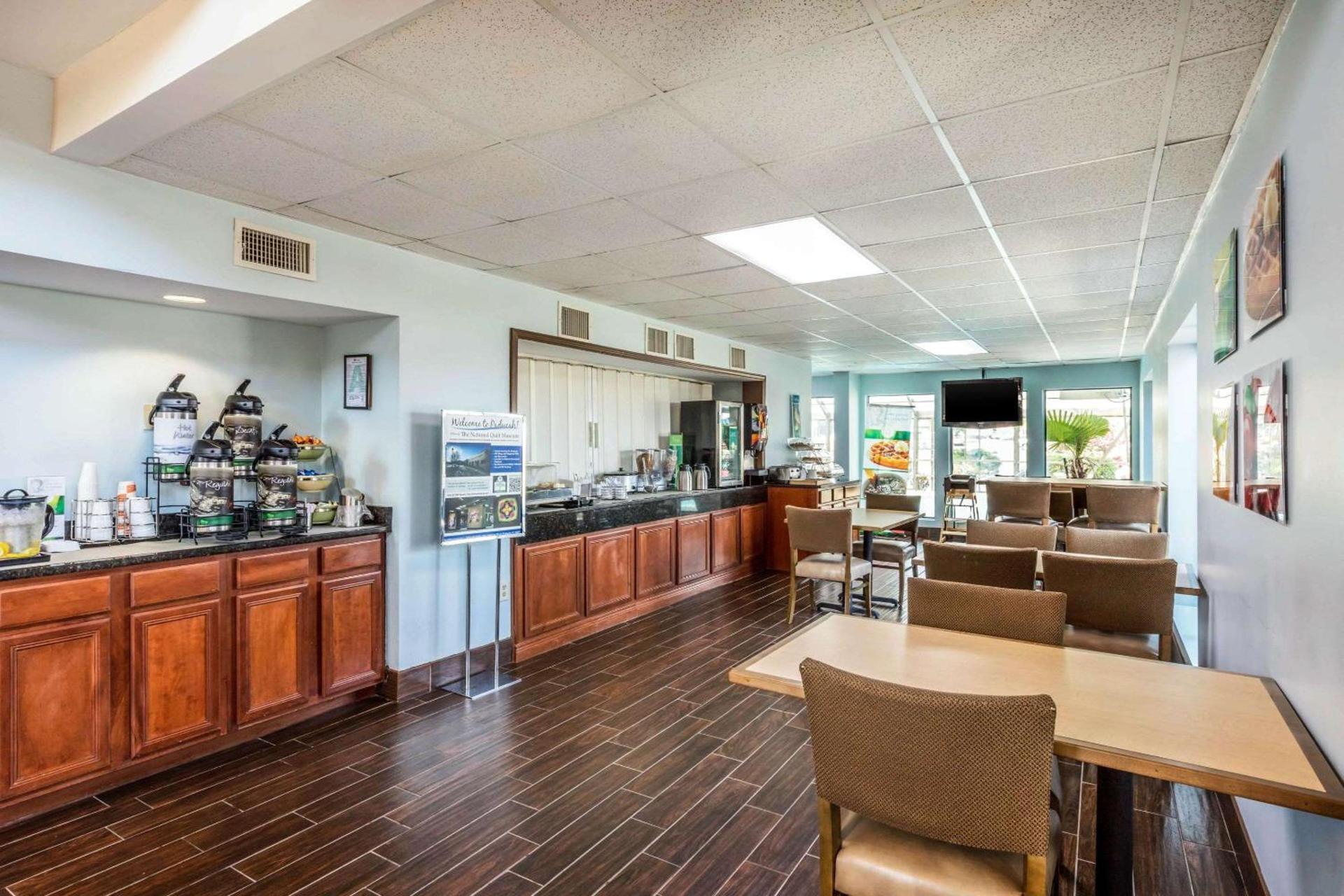 Quality Suites Paducah I-24 photo 15
